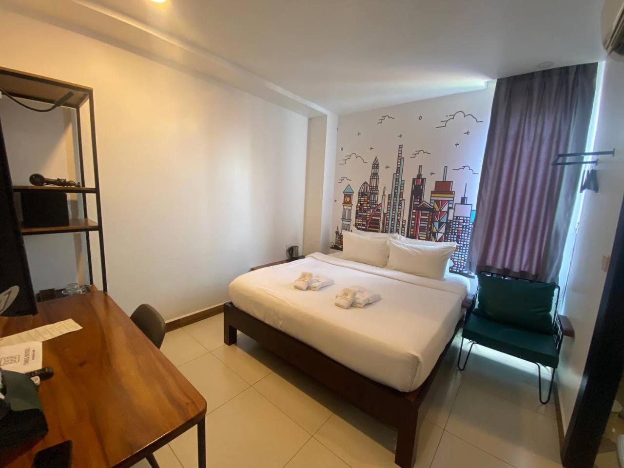 Standard King Room - Photo 2