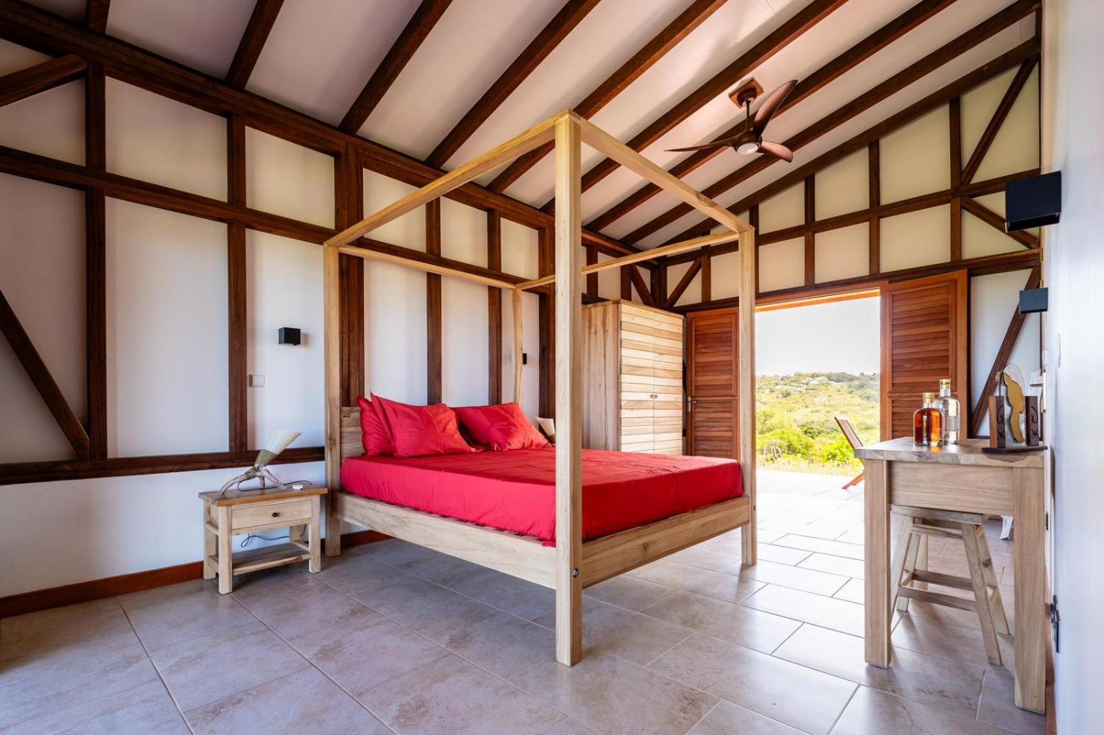 Deluxe Suite with Sea View photo 1