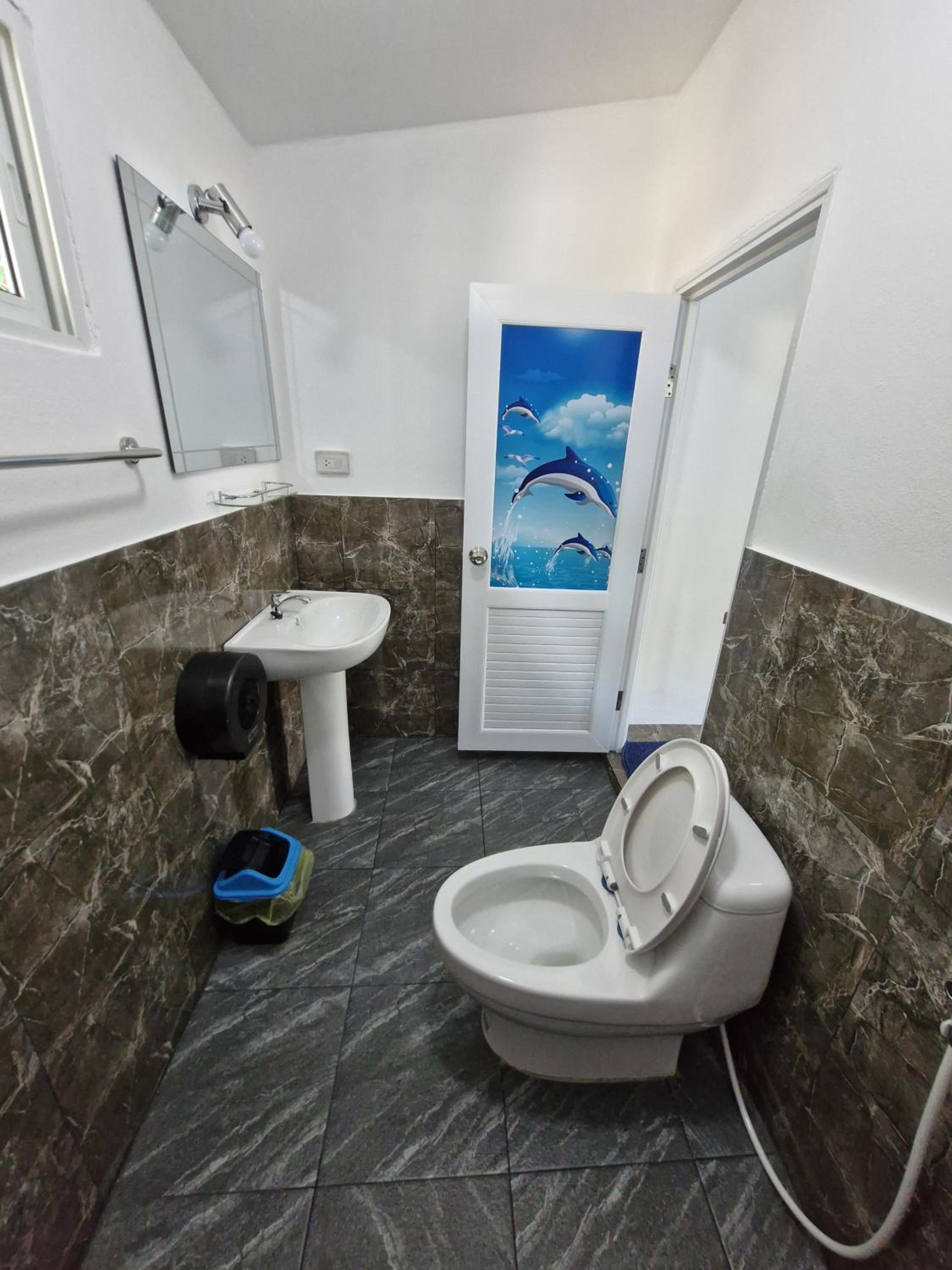 One-Bedroom House - Photo 2