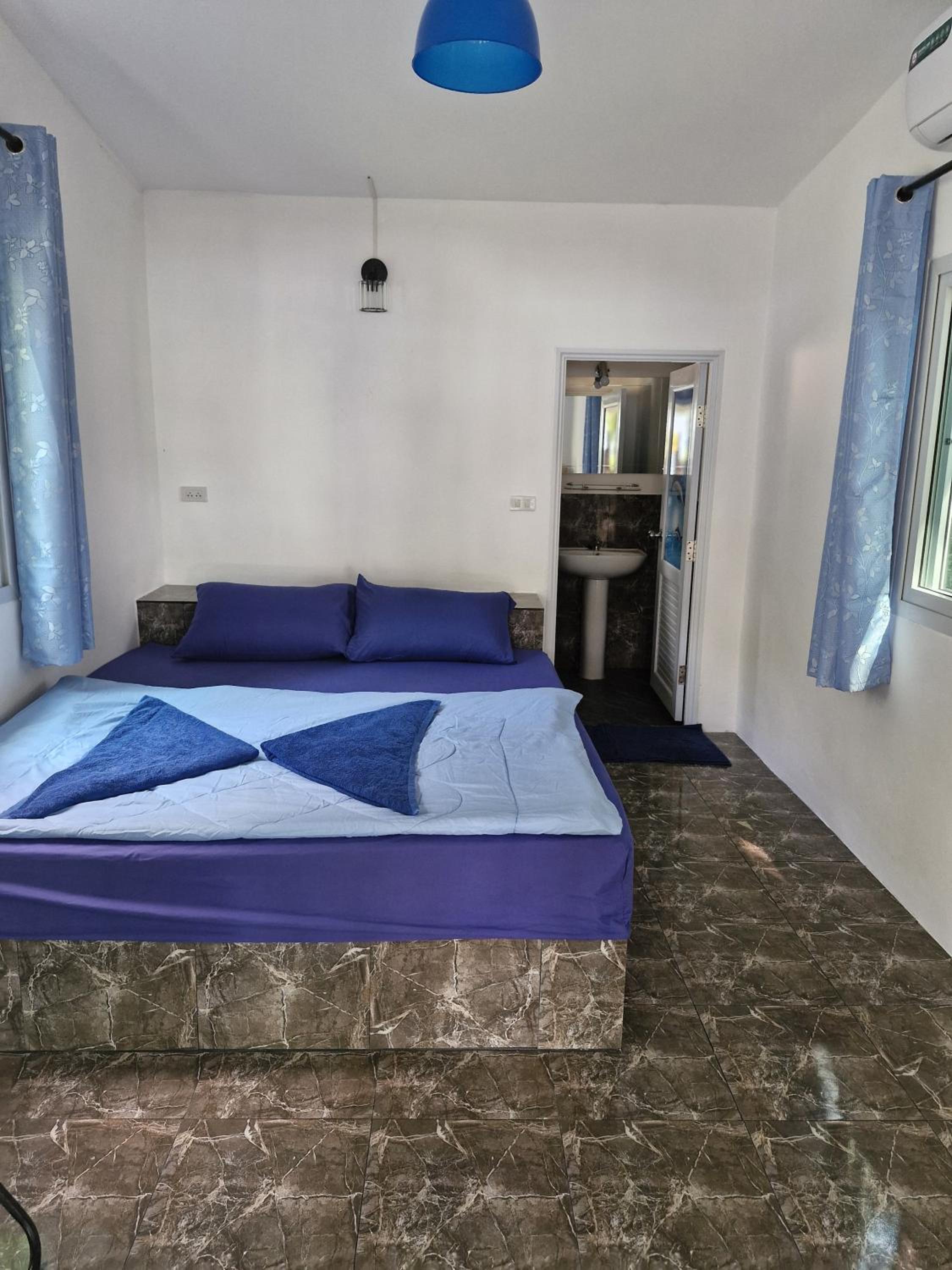 One-Bedroom House - Photo 7