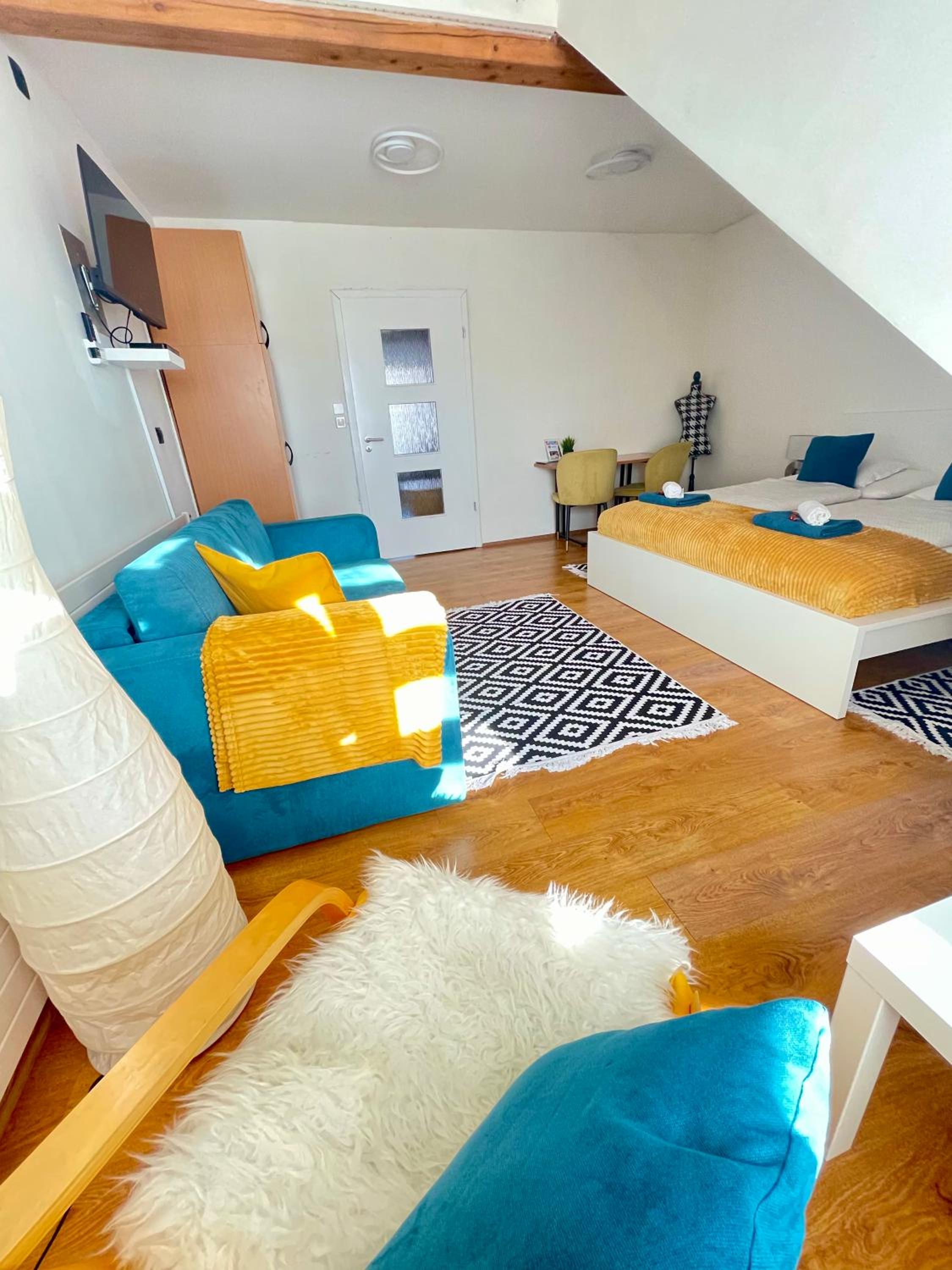 One-Bedroom Apartment photo 2