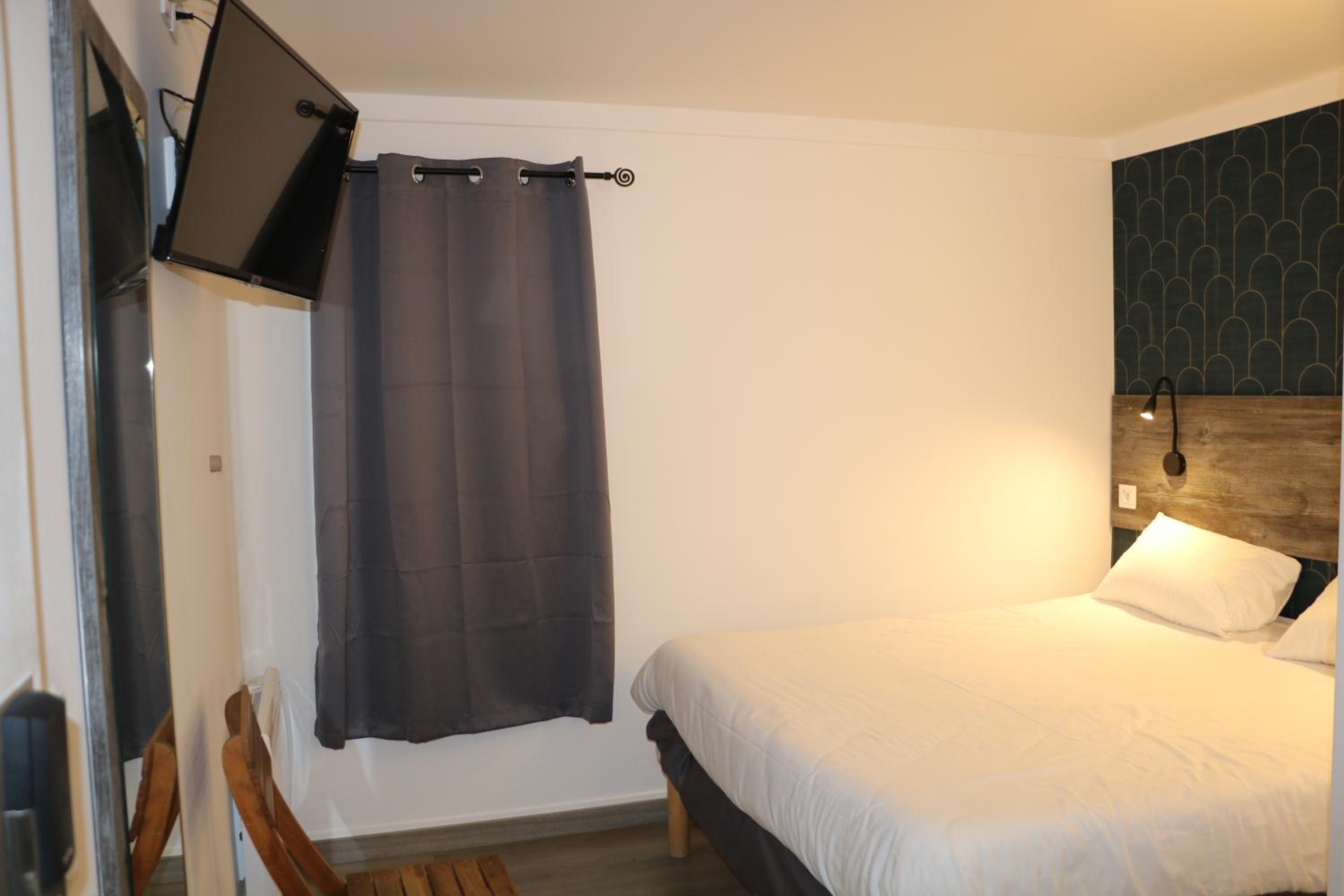 Double Room - Photo 5