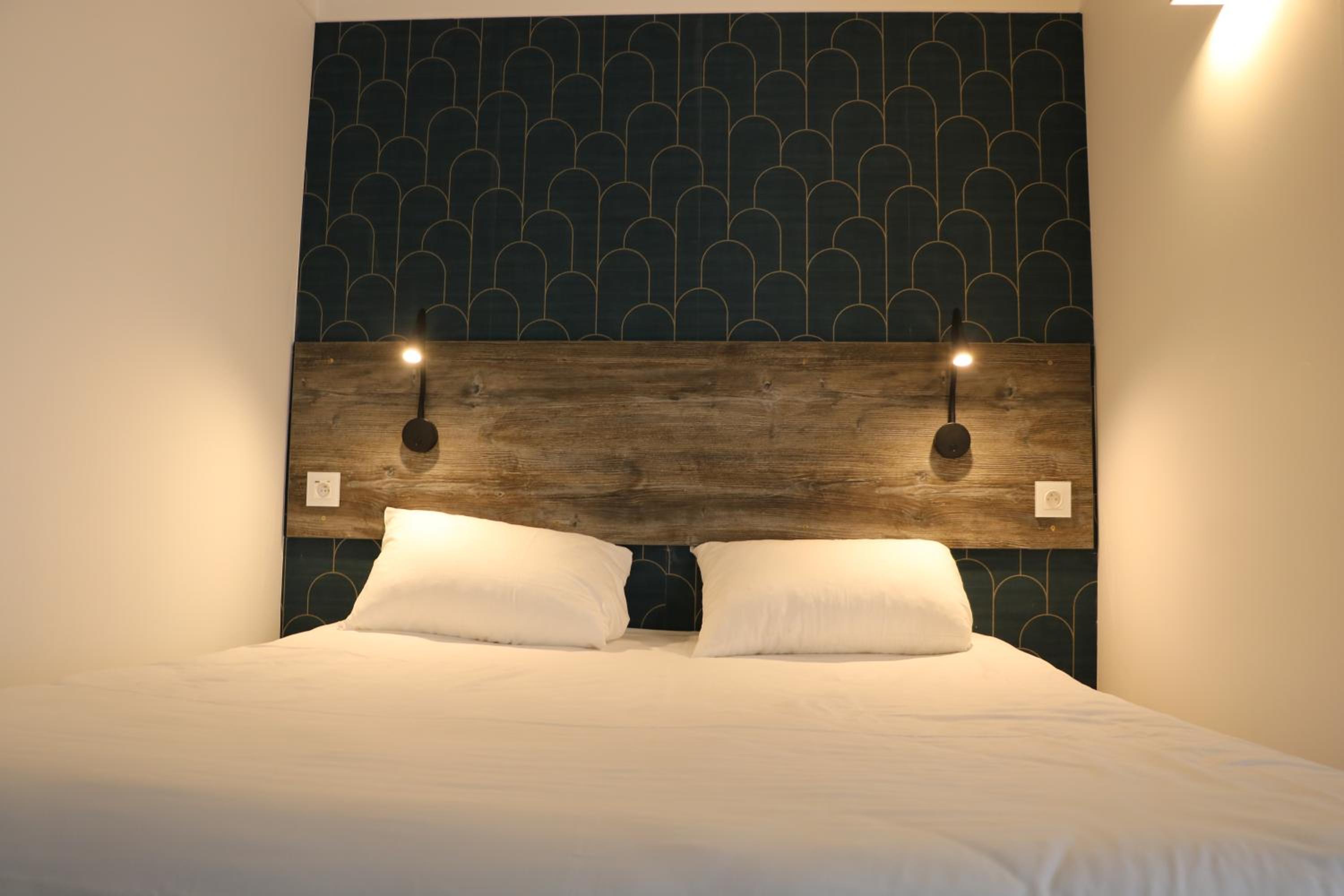 Double Room - Photo 9
