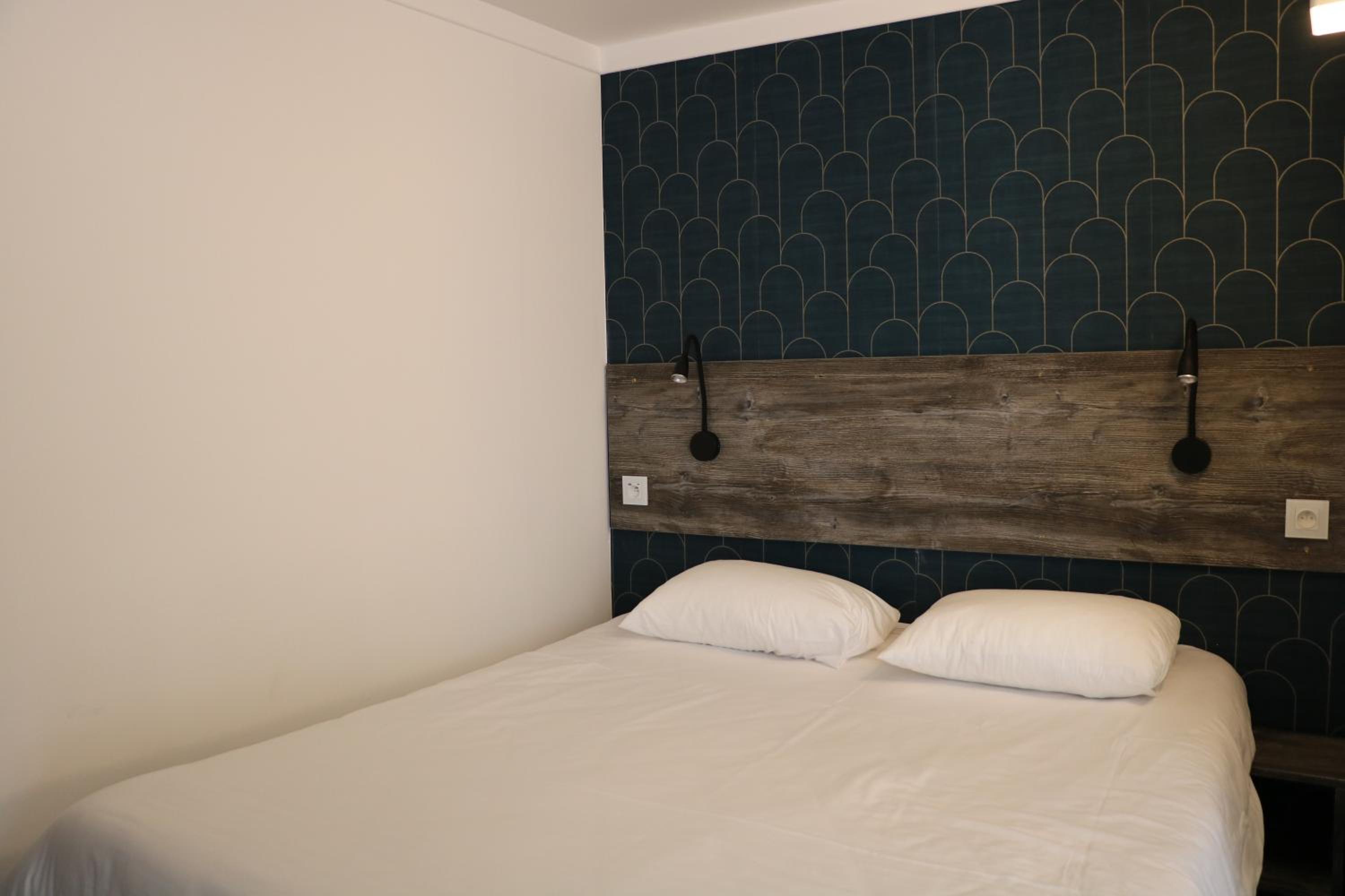 Double Room - Photo 8