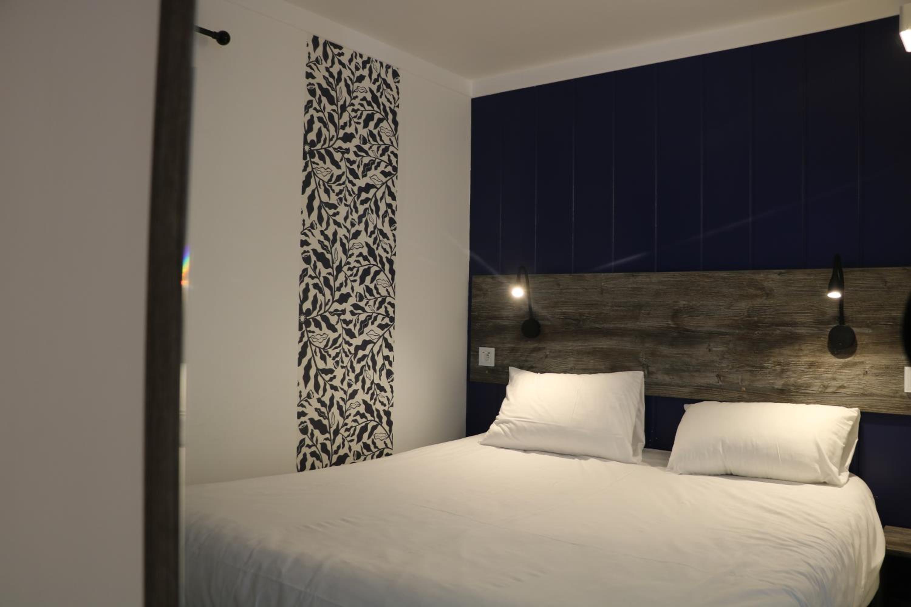 Double Room - Photo 16