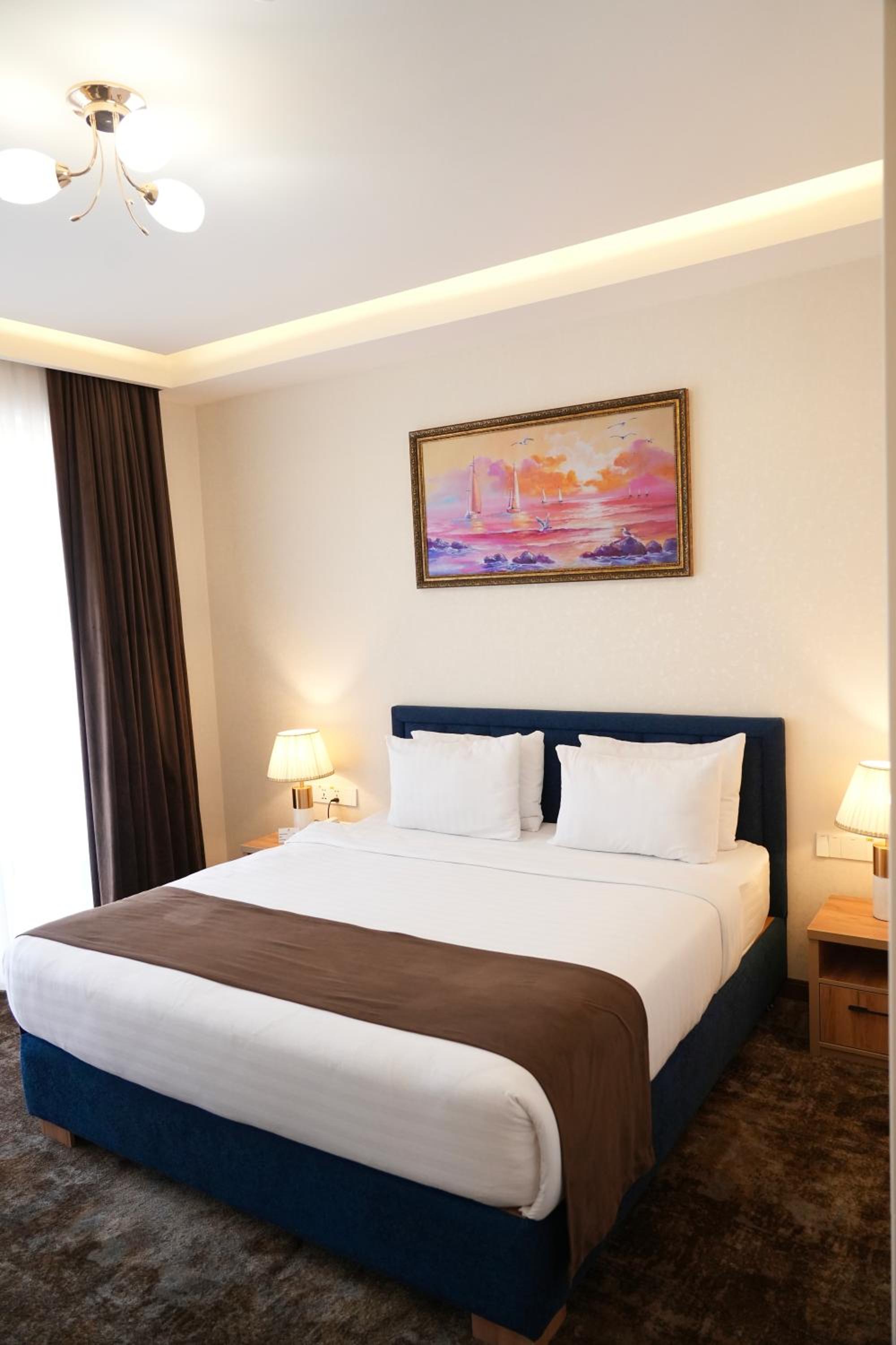 Standard Double Room - Photo 7