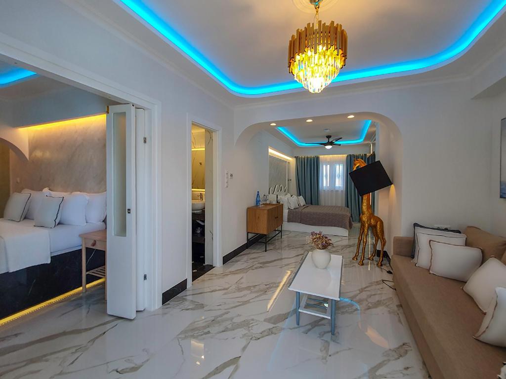 Two-Bedroom Sunrise Suite with Private Heated Plunge Pool & Sea View