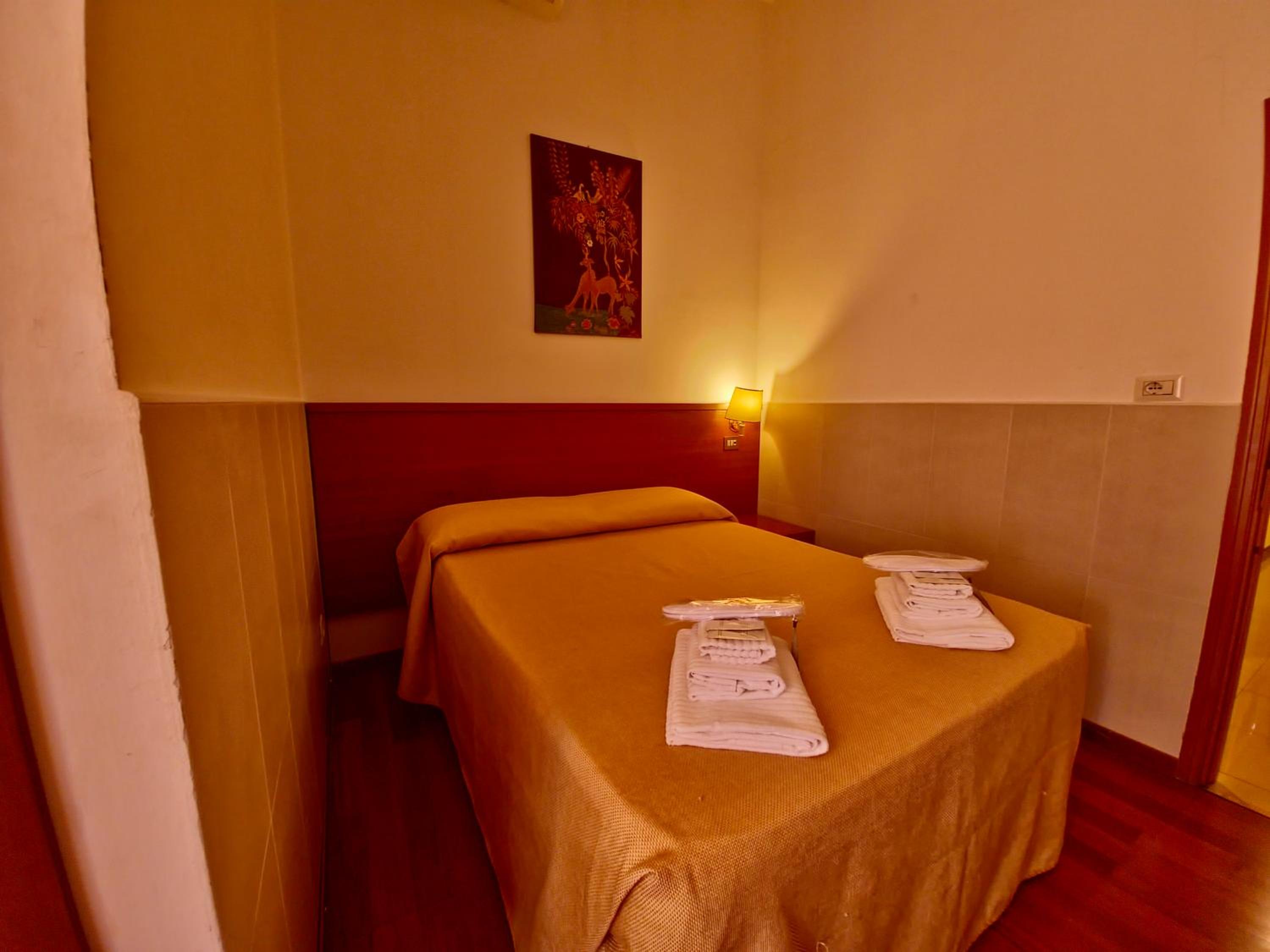 Small Double Room photo 2