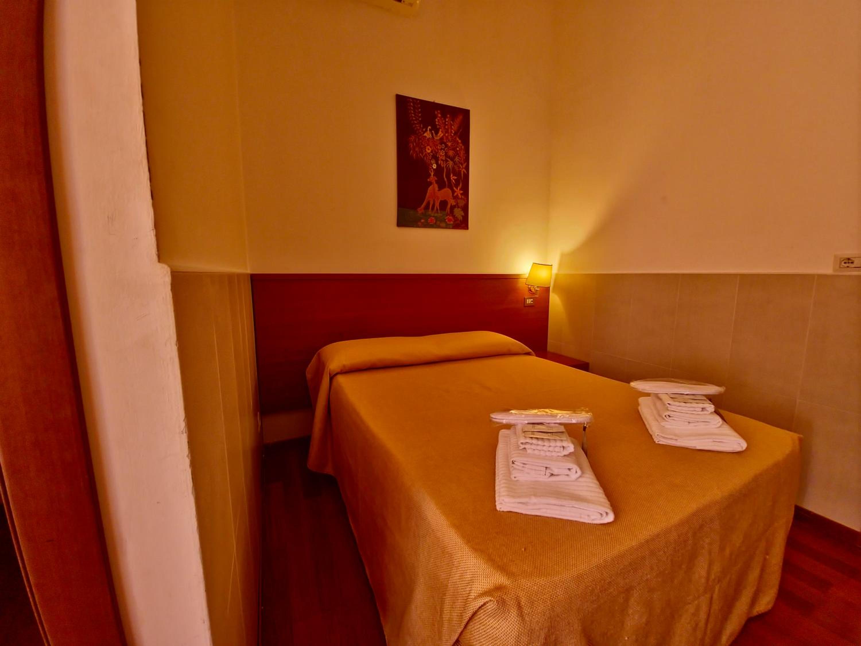Small Double Room photo 3
