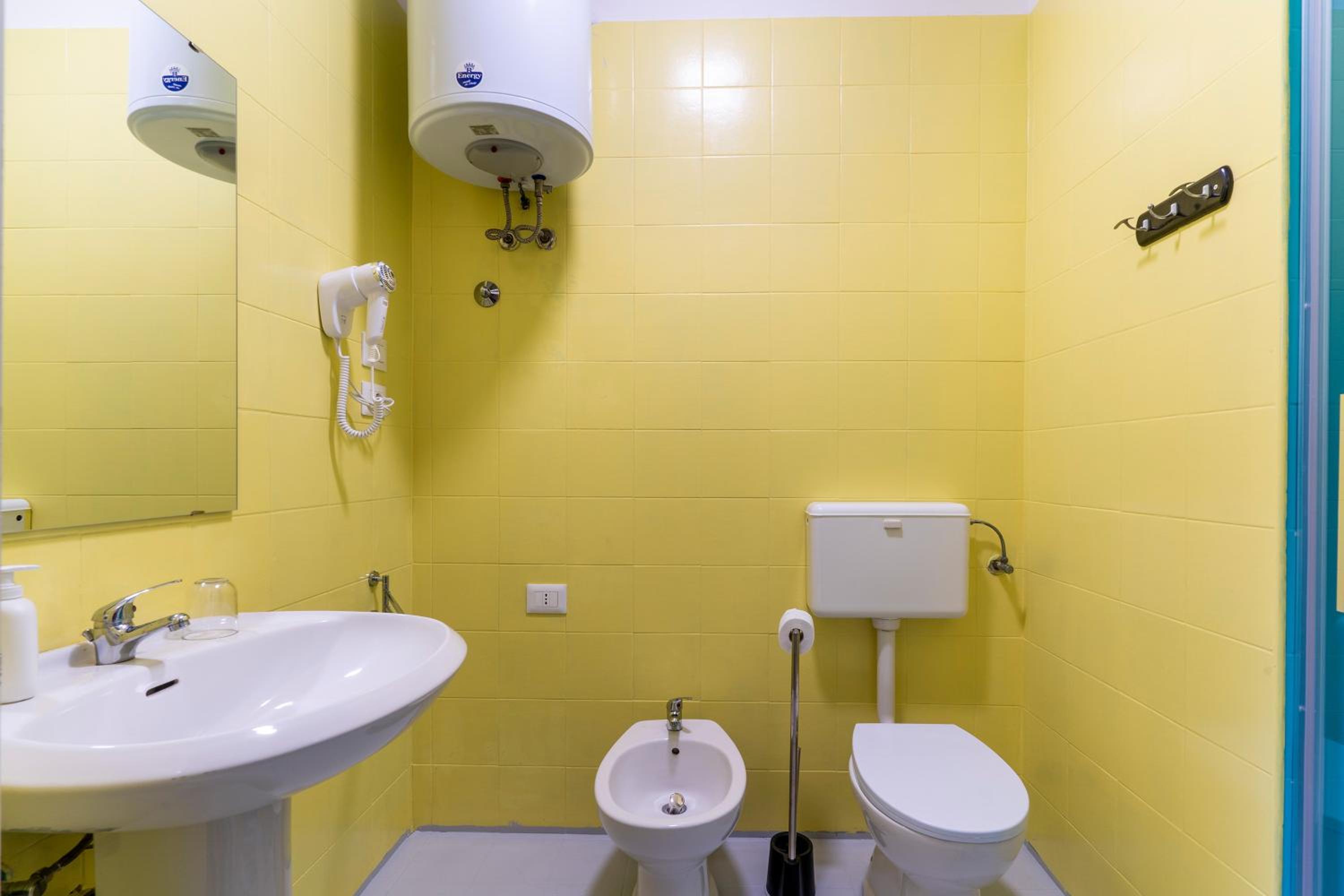 Triple Room with Private Bathroom photo 2