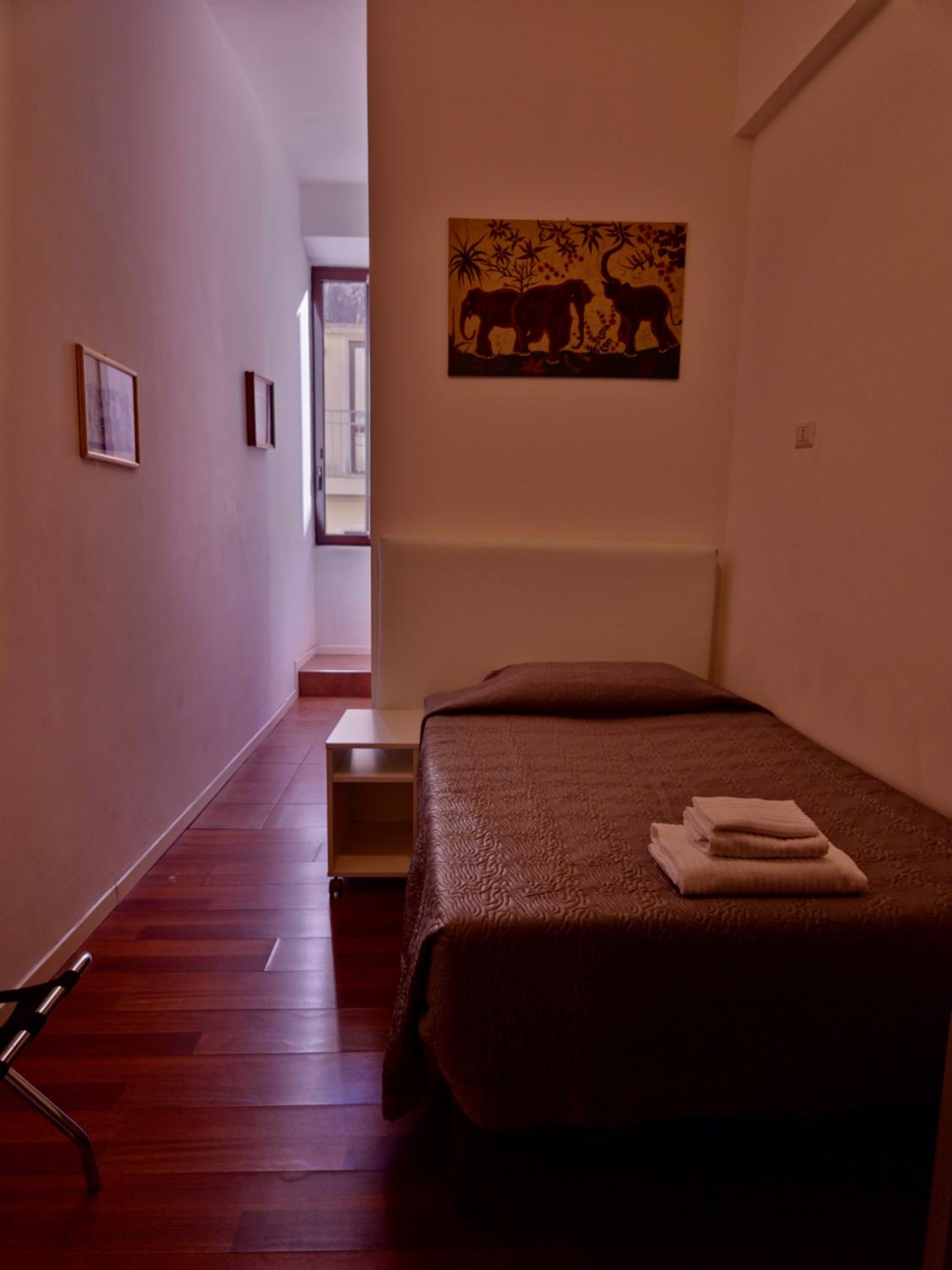 Single Room with Private Bathroom photo 1
