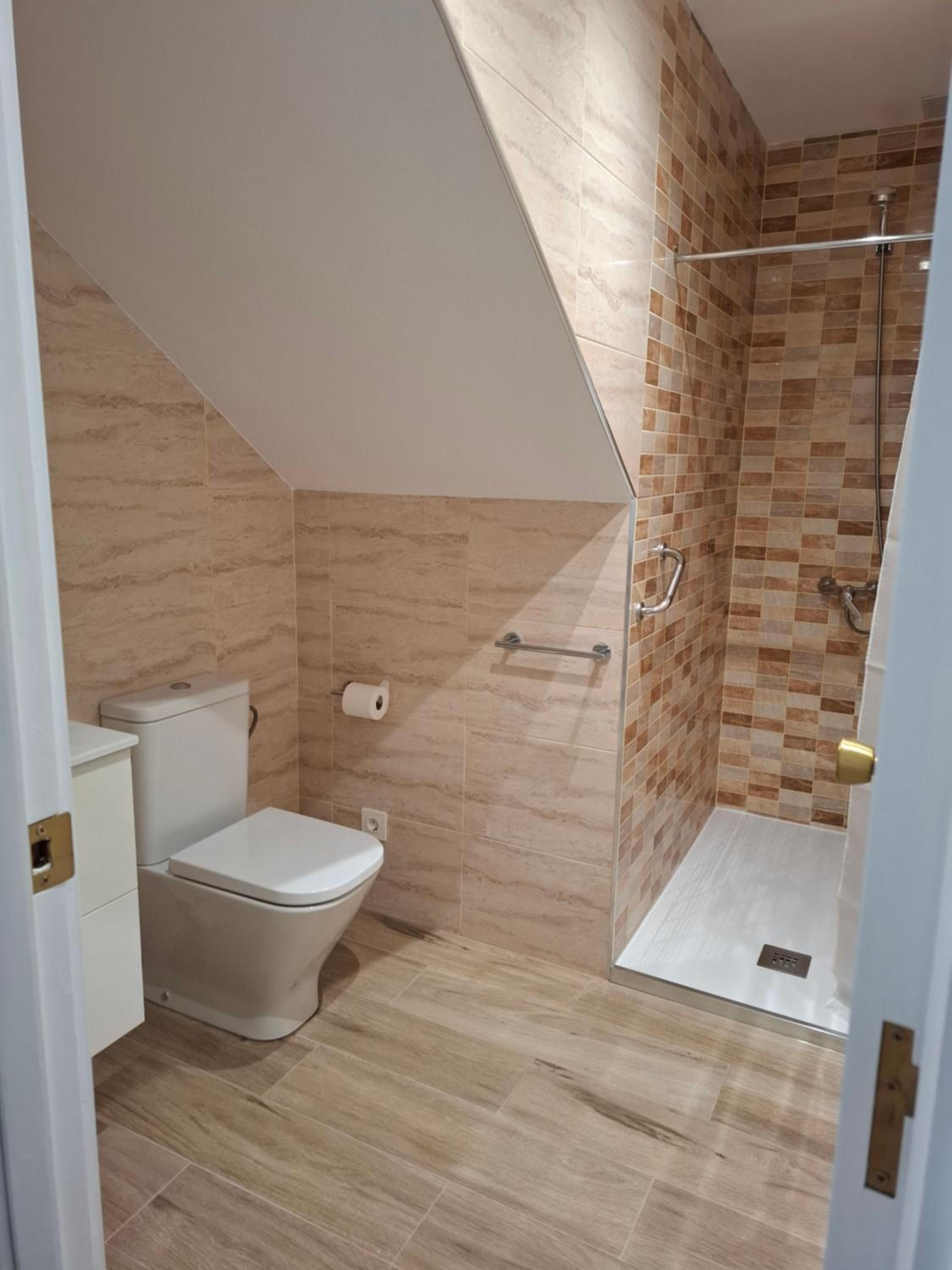 Three-Bedroom House photo 2
