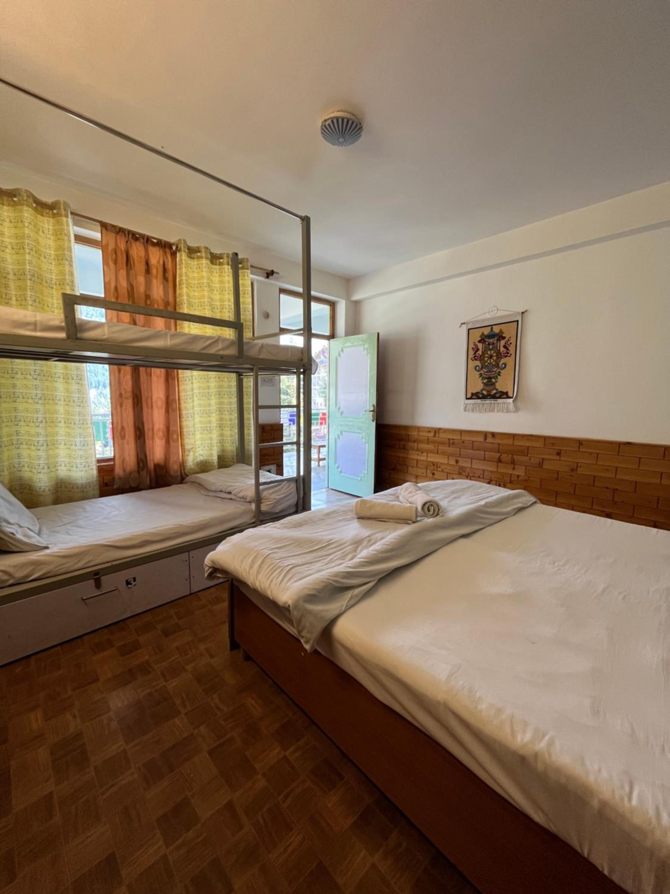 Quadruple Room with Mountain View photo 3