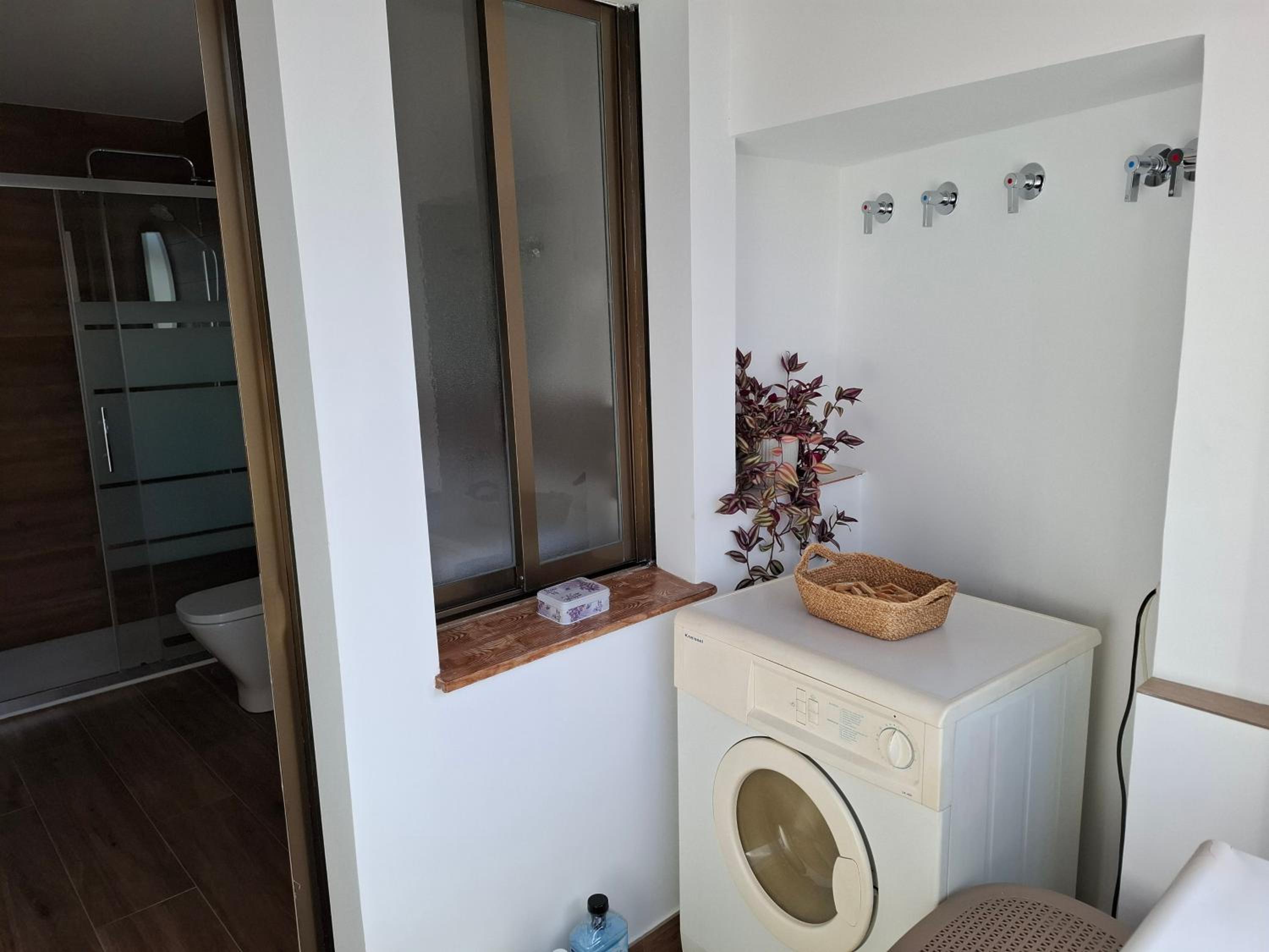 Three-Bedroom House photo 3