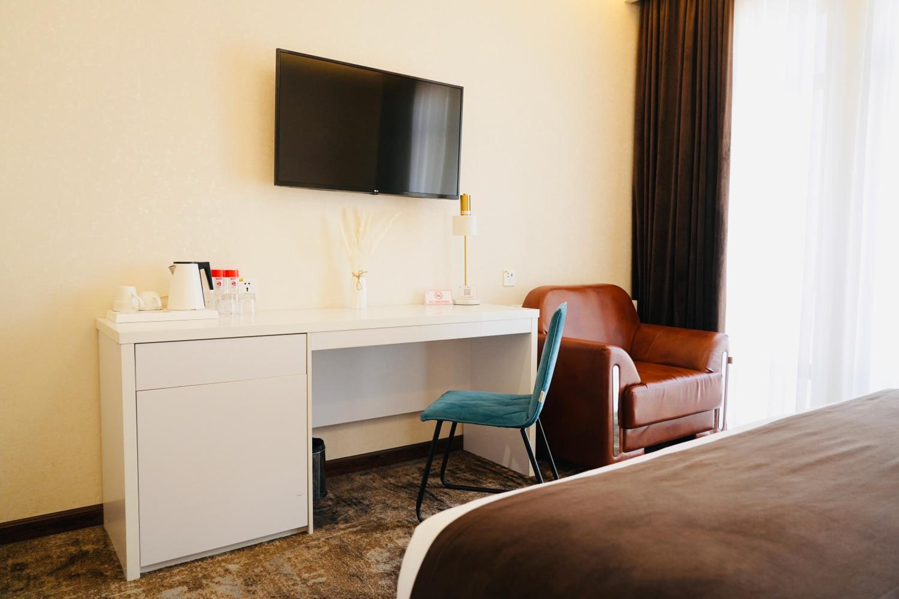 Standard Twin Room - Photo 15