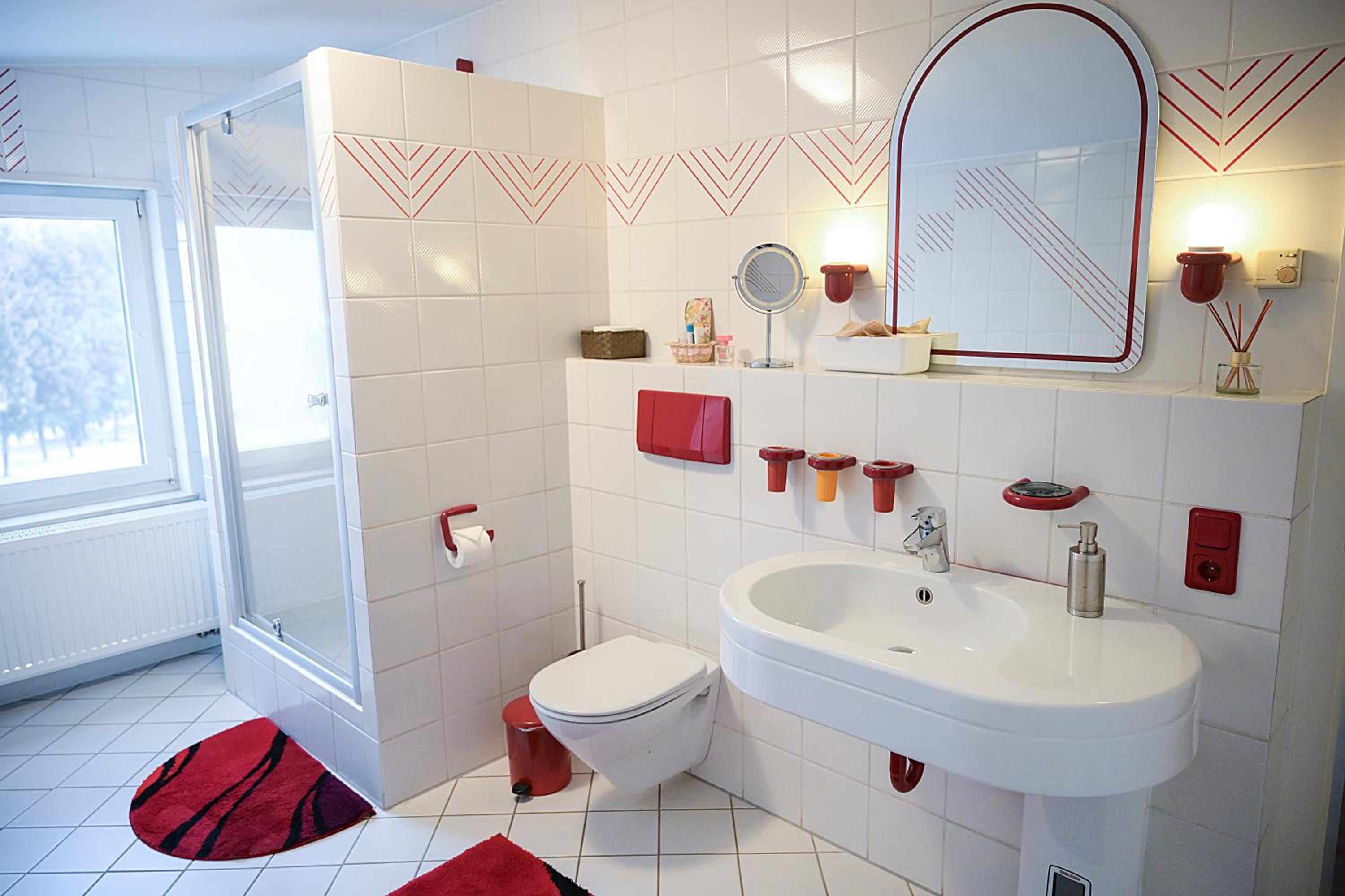 One-Bedroom Apartment - Photo 12
