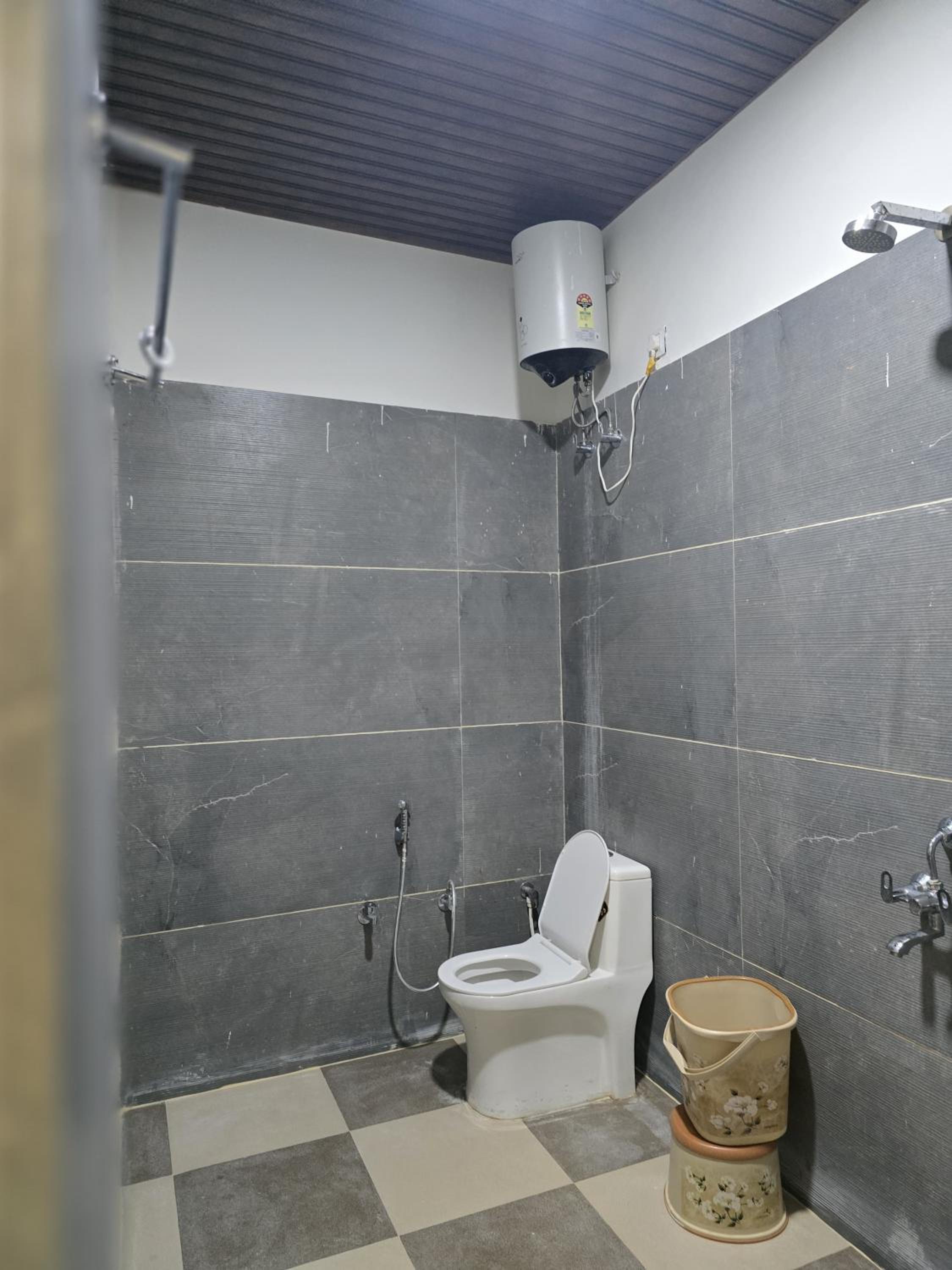 Deluxe Double Room (2 Adults + 1 Child) photo 2