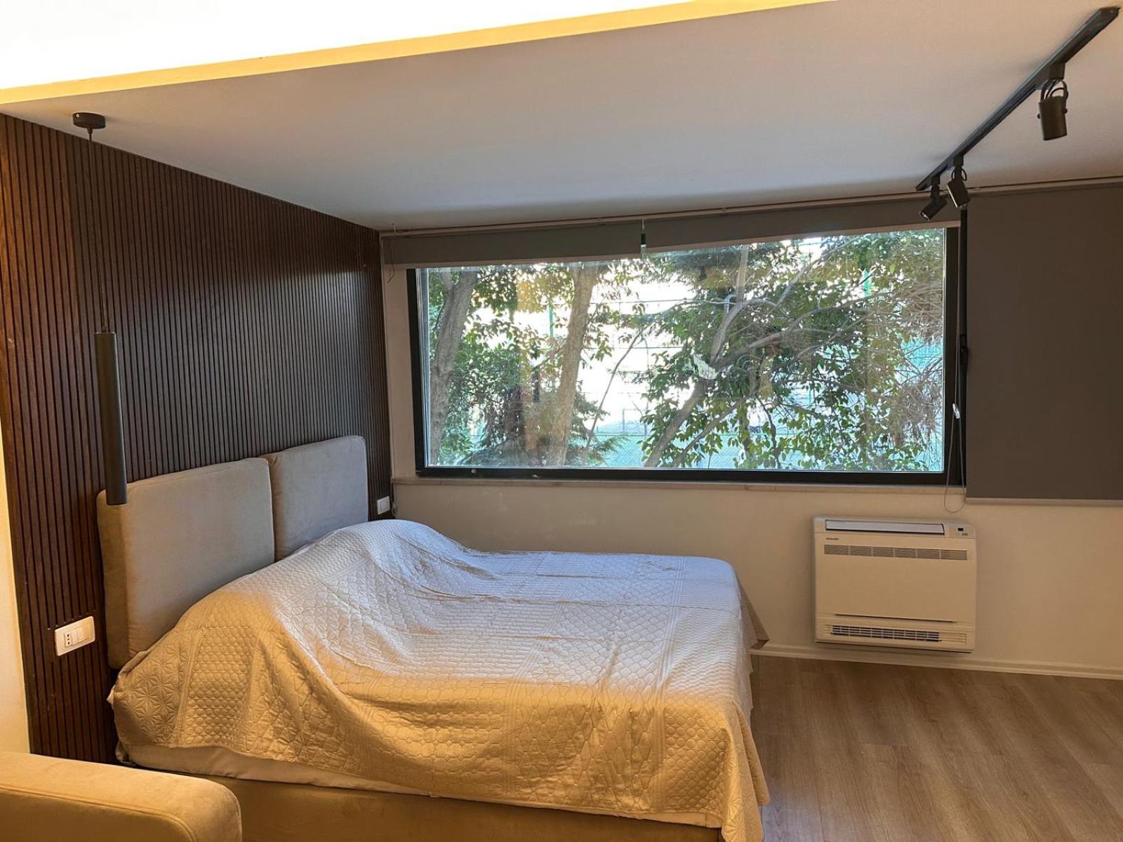 Deluxe Studio