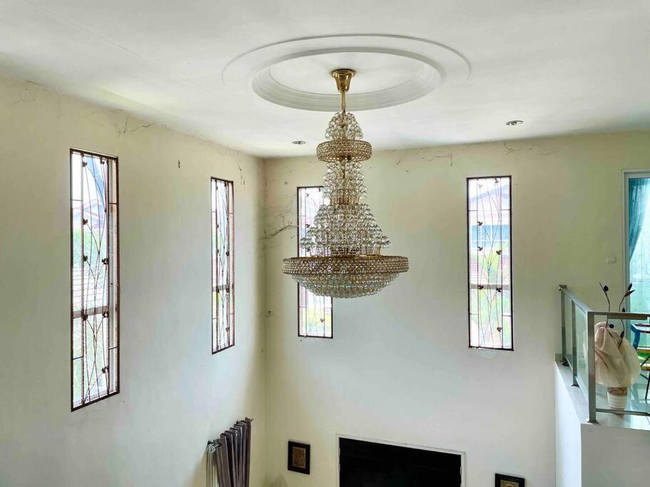 Four-Bedroom House photo 1
