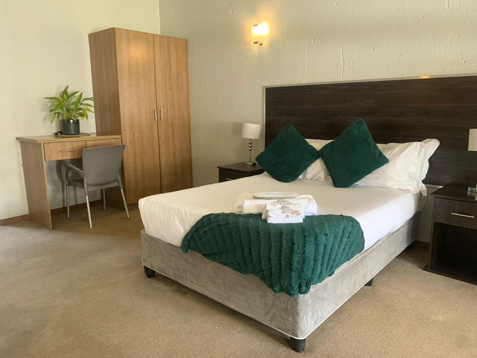 Budget Double Room photo 3