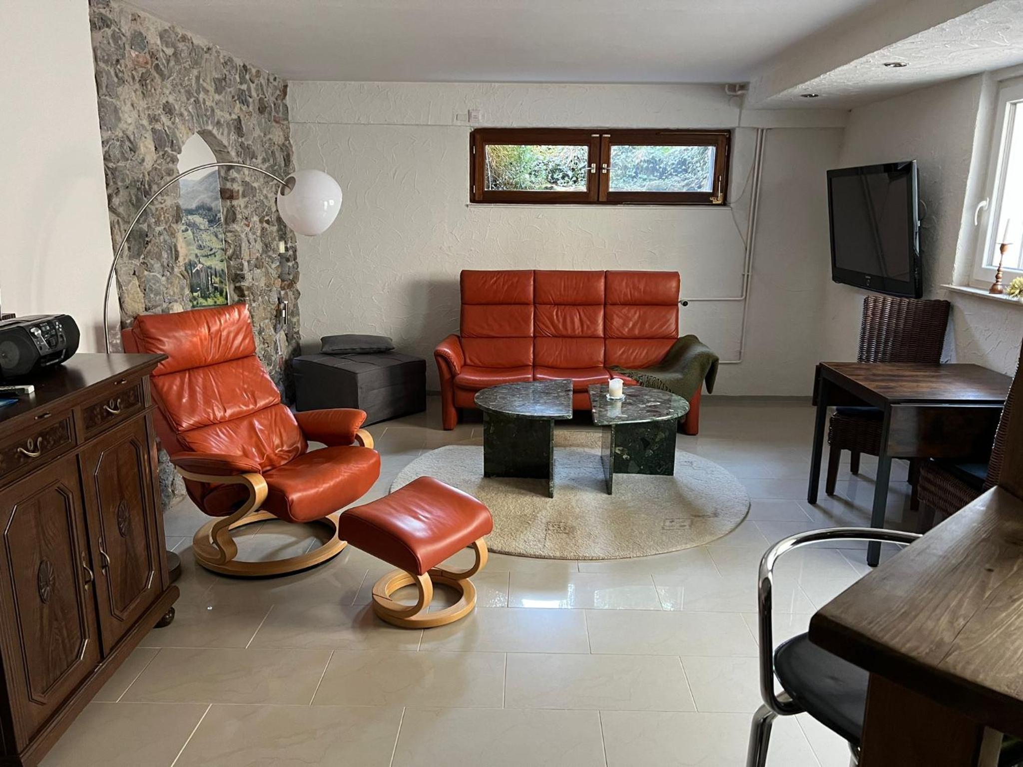 One-Bedroom Apartment - Photo 1