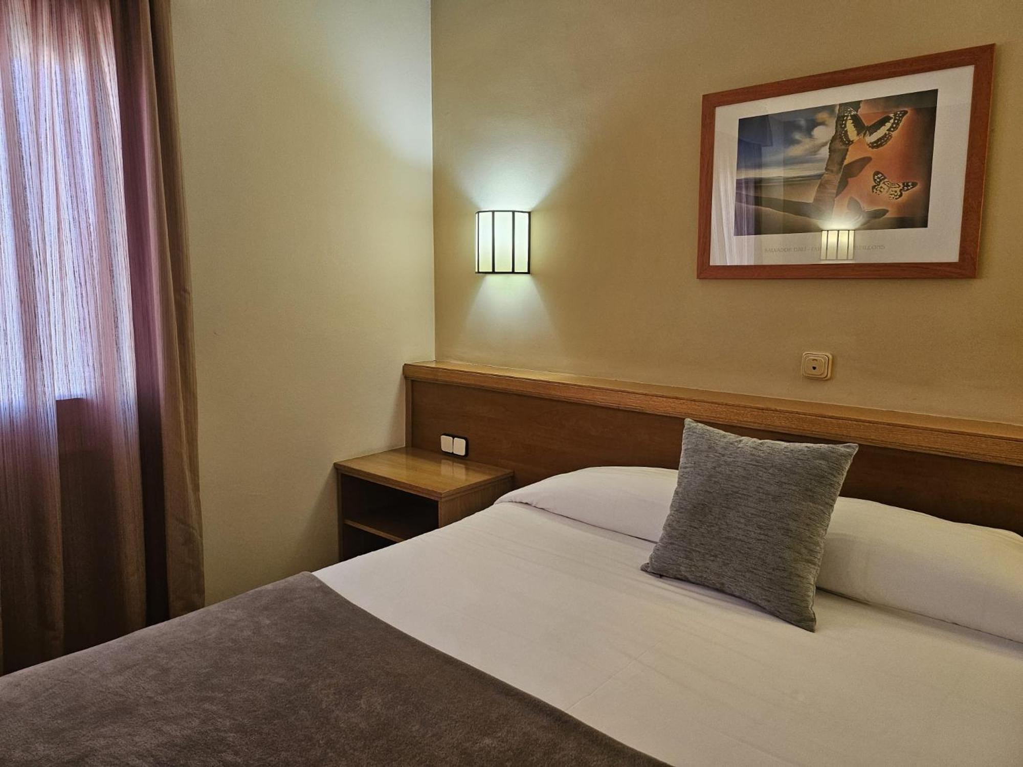 Ground floor Twin Room photo 3