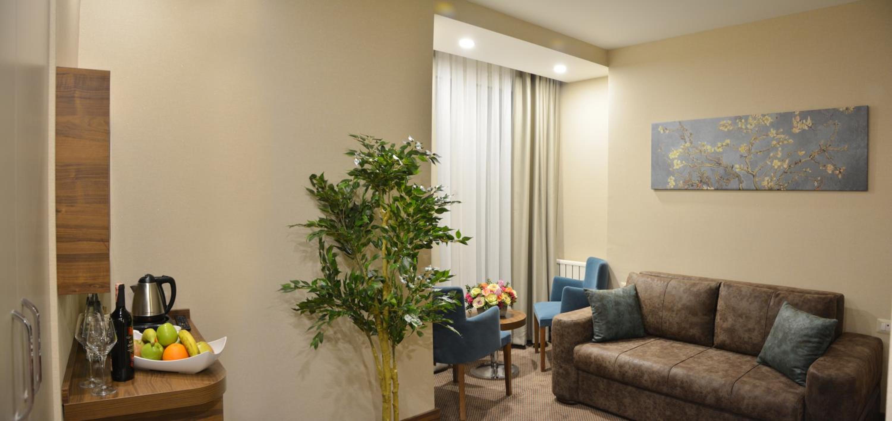 Deluxe Suite photo 3