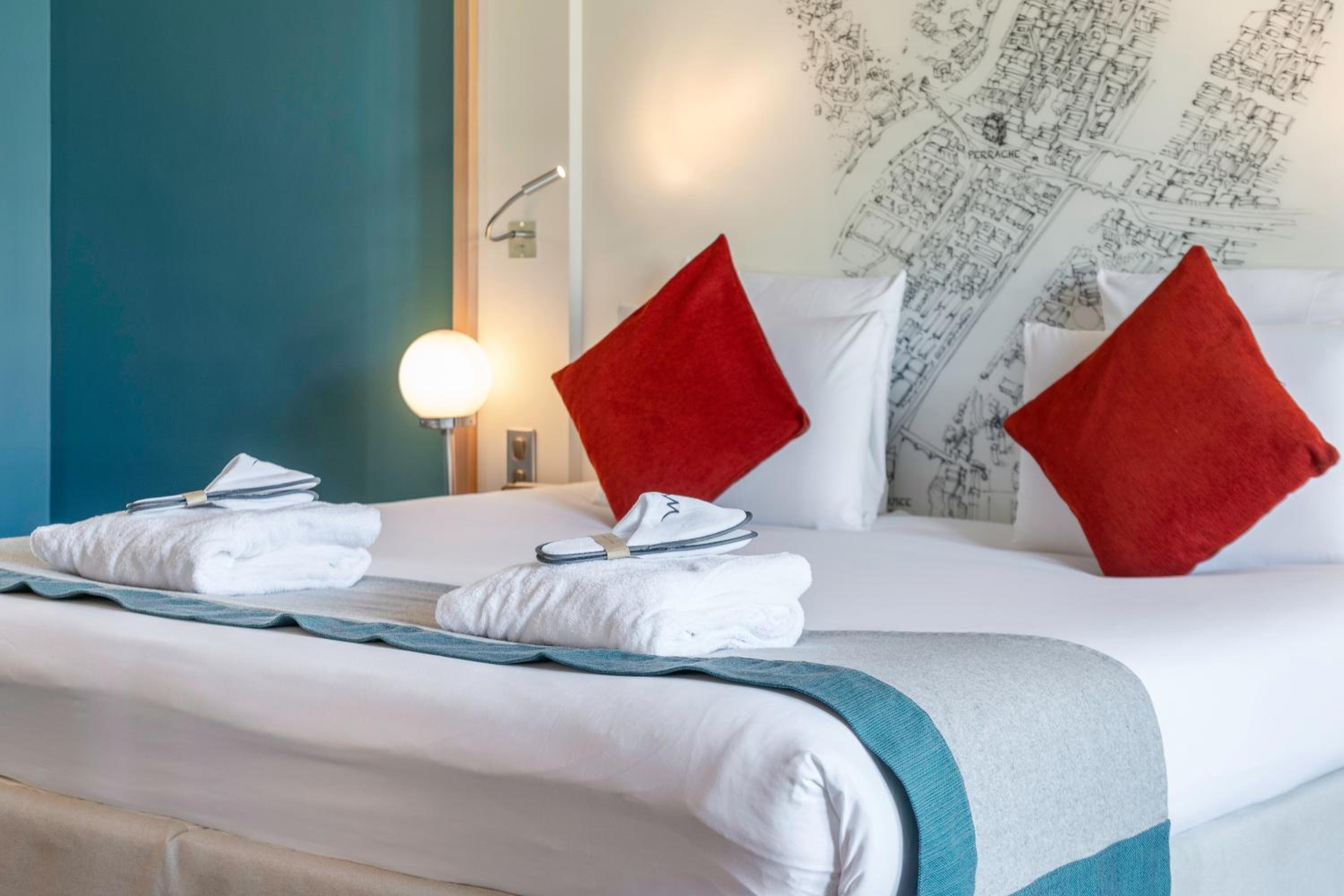 Suite with One Double Bed and One Double Sofa Bed photo 3