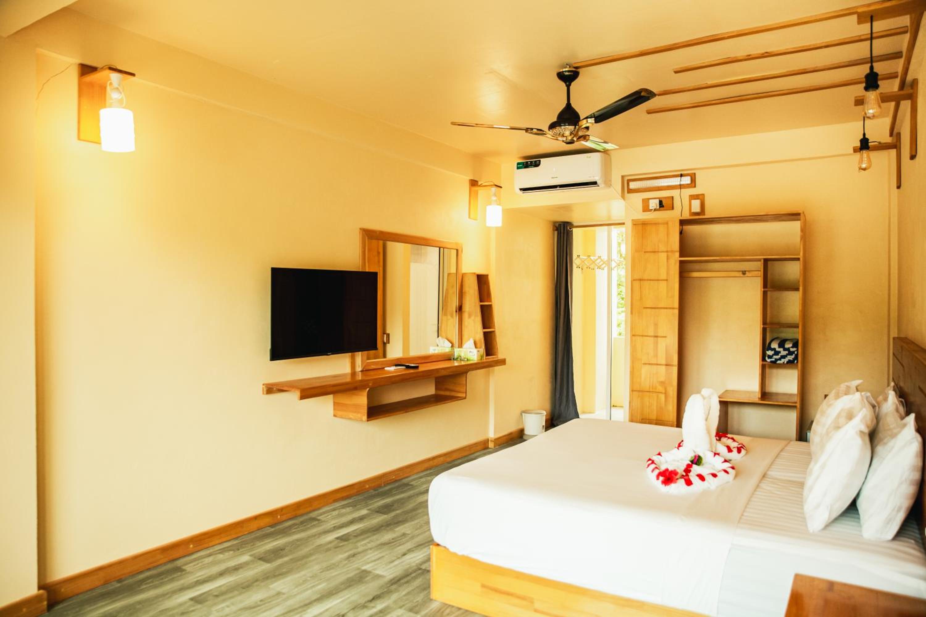 Double or Twin Room with Balcony photo 1