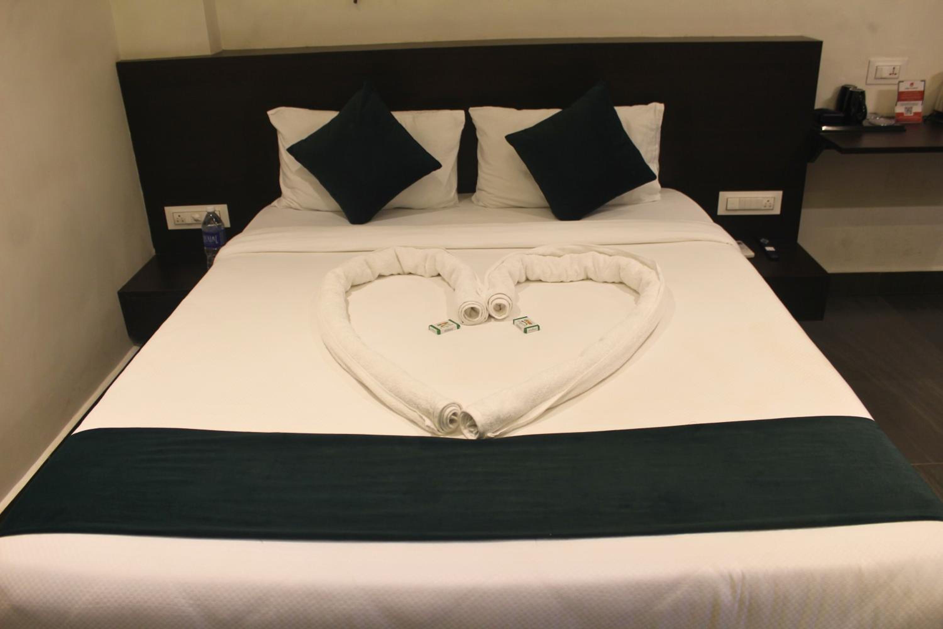 Deluxe King Room photo 1