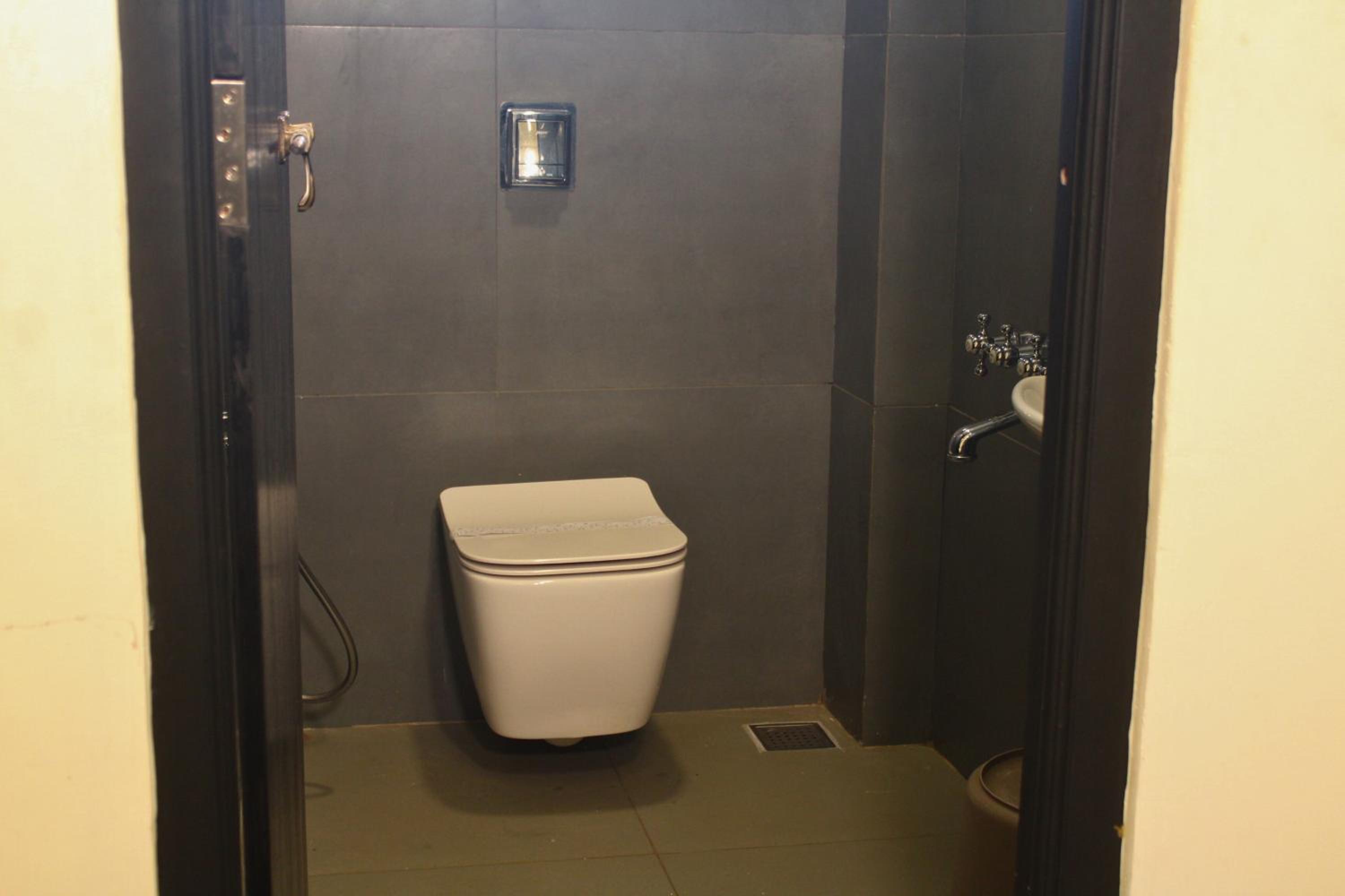 Family Room with Private Bathroom photo 3