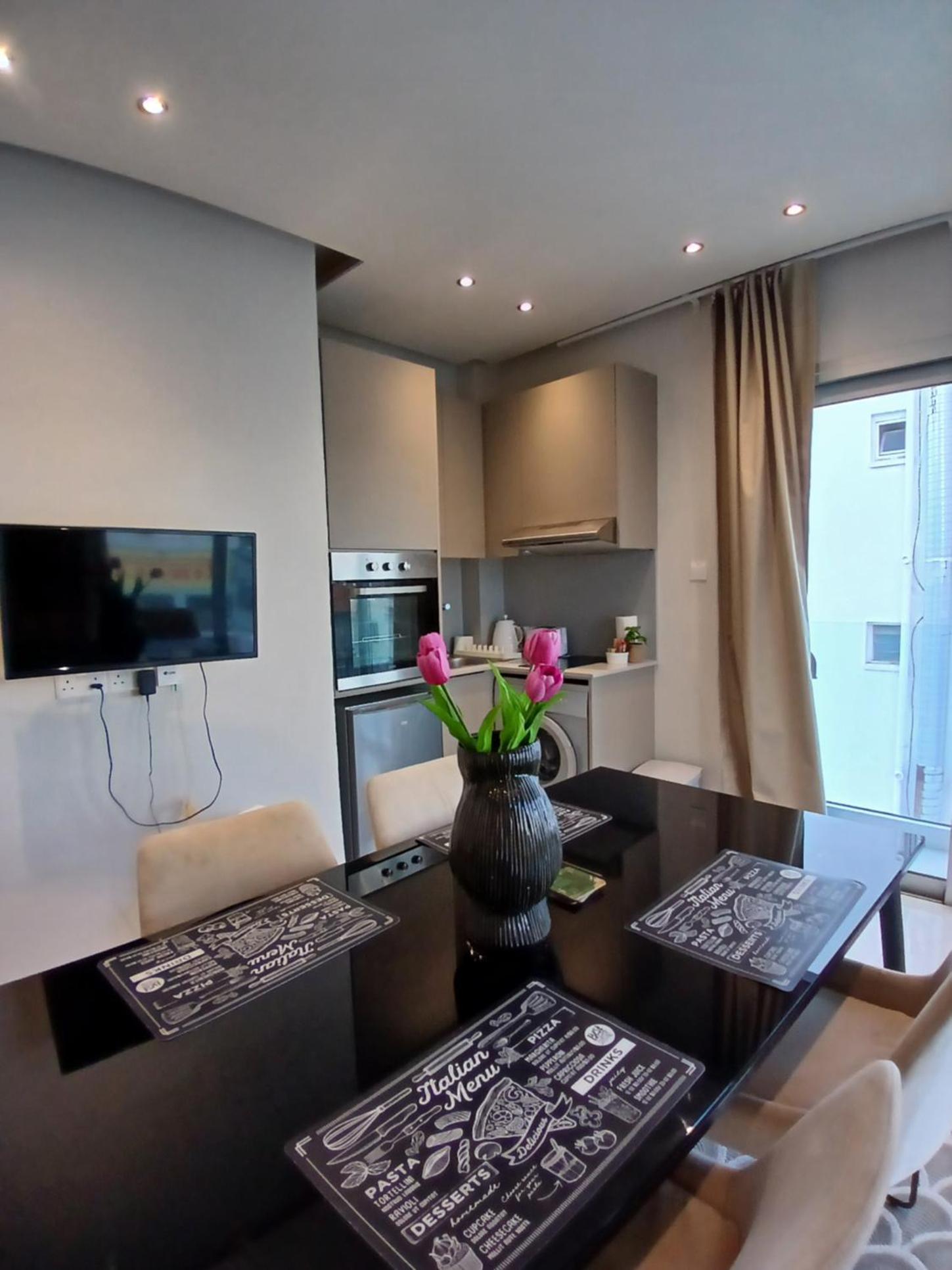 Two-Bedroom Apartment with Balcony photo 3