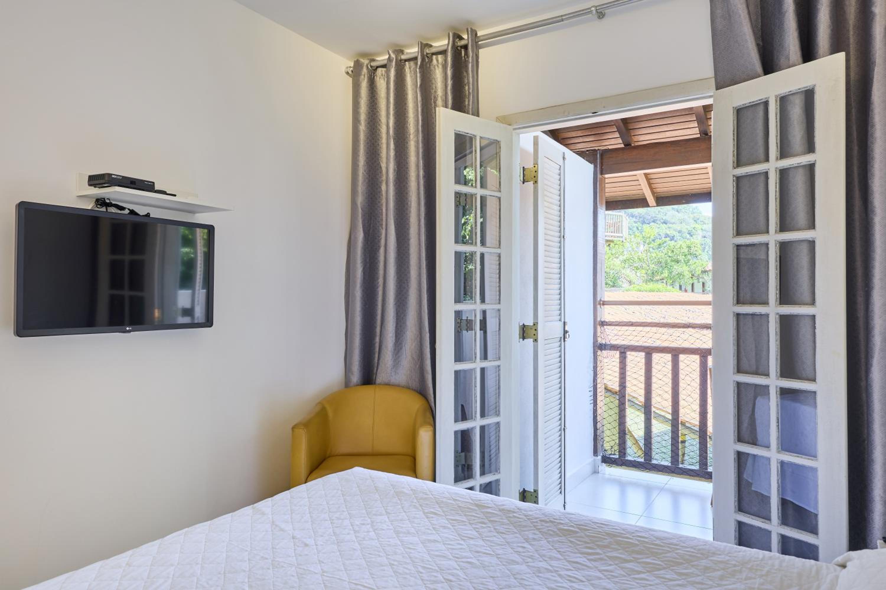 Triple Room with Balcony