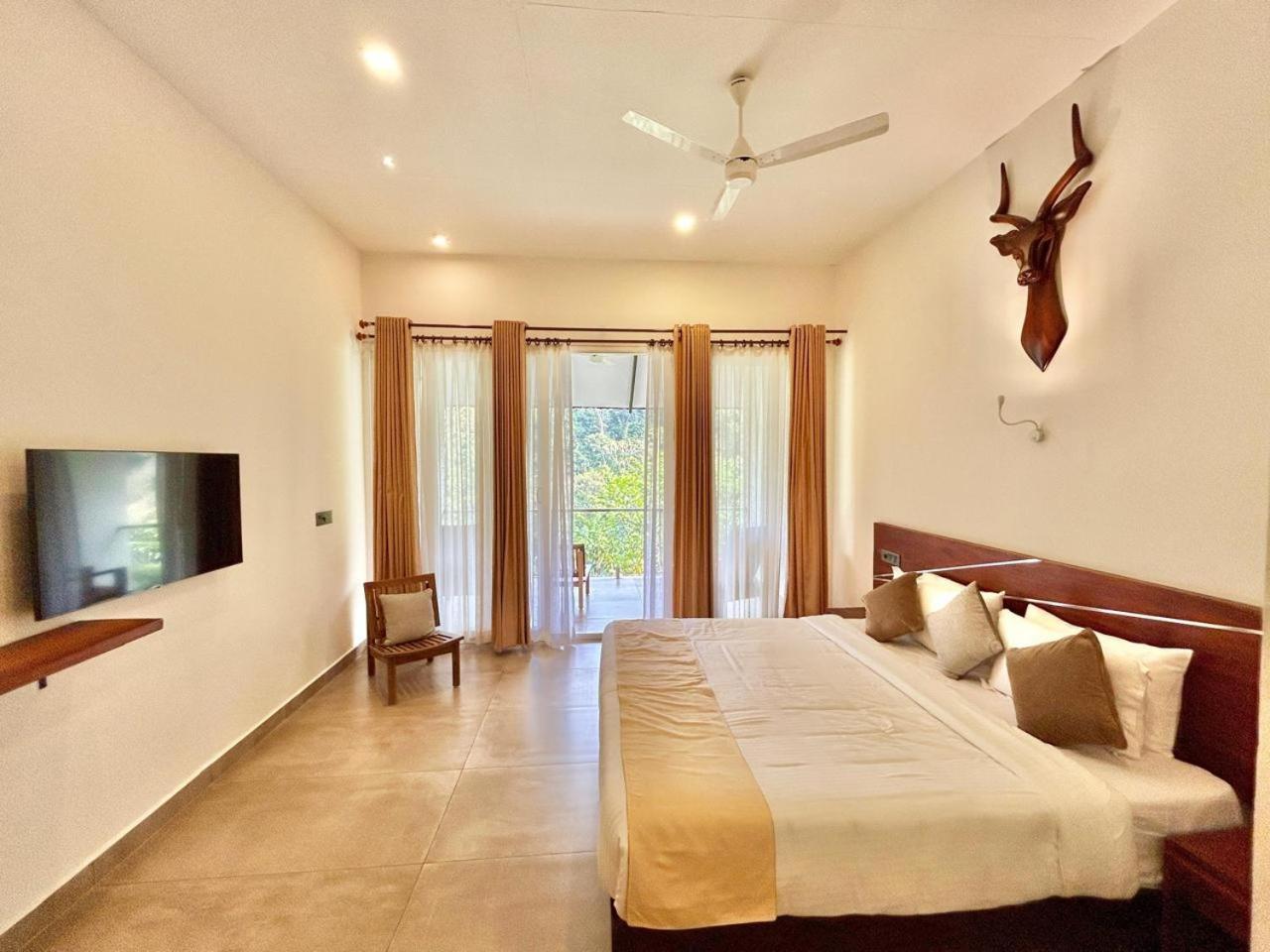 King Room with Mountain View photo 3