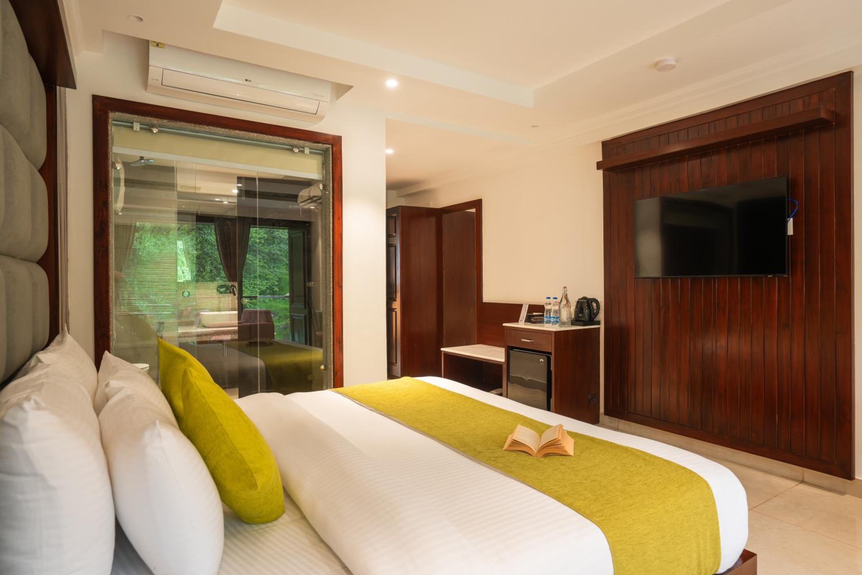 King Room with Mountain View