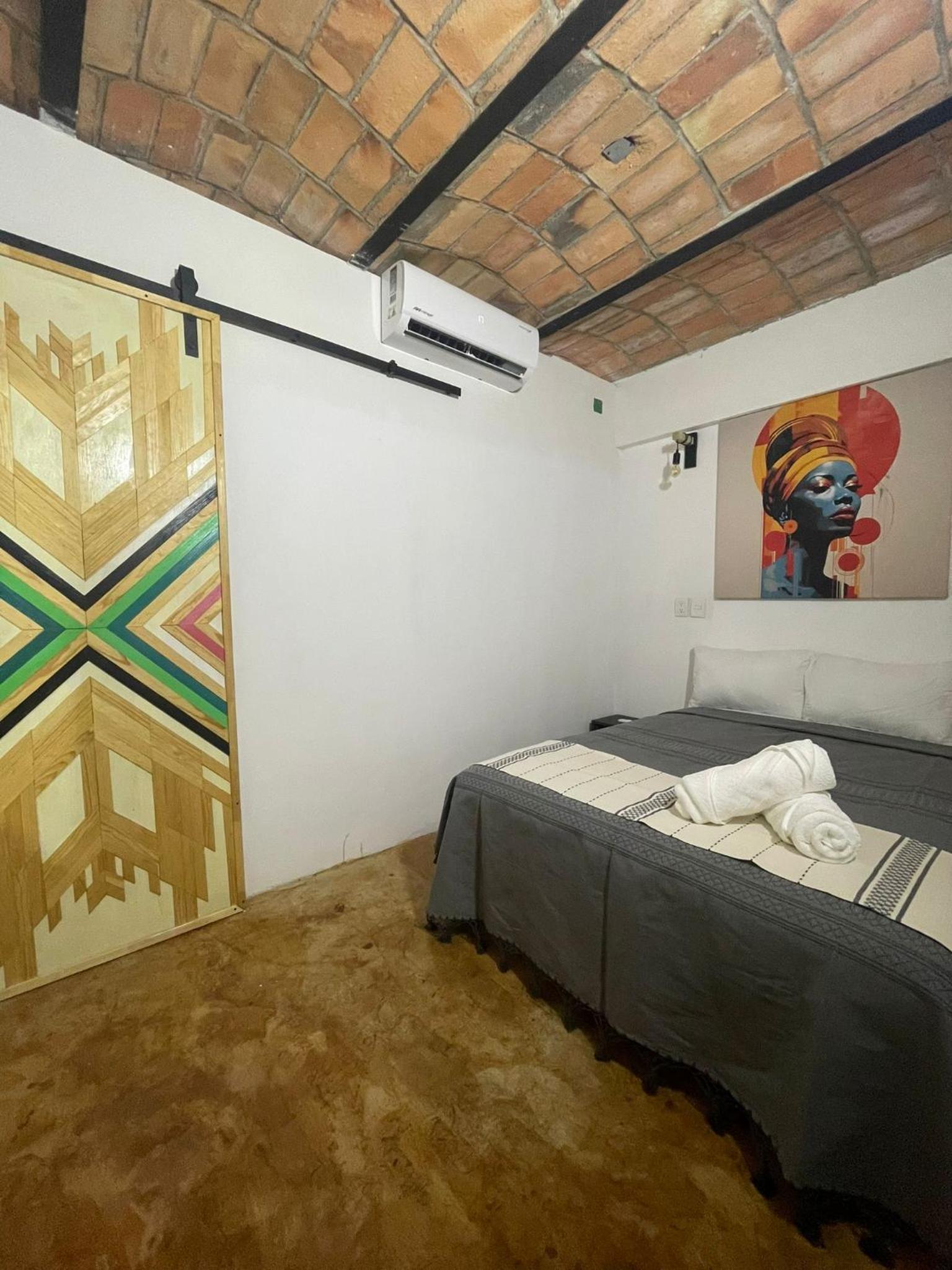 Double Room with Shared Bathroom photo 2
