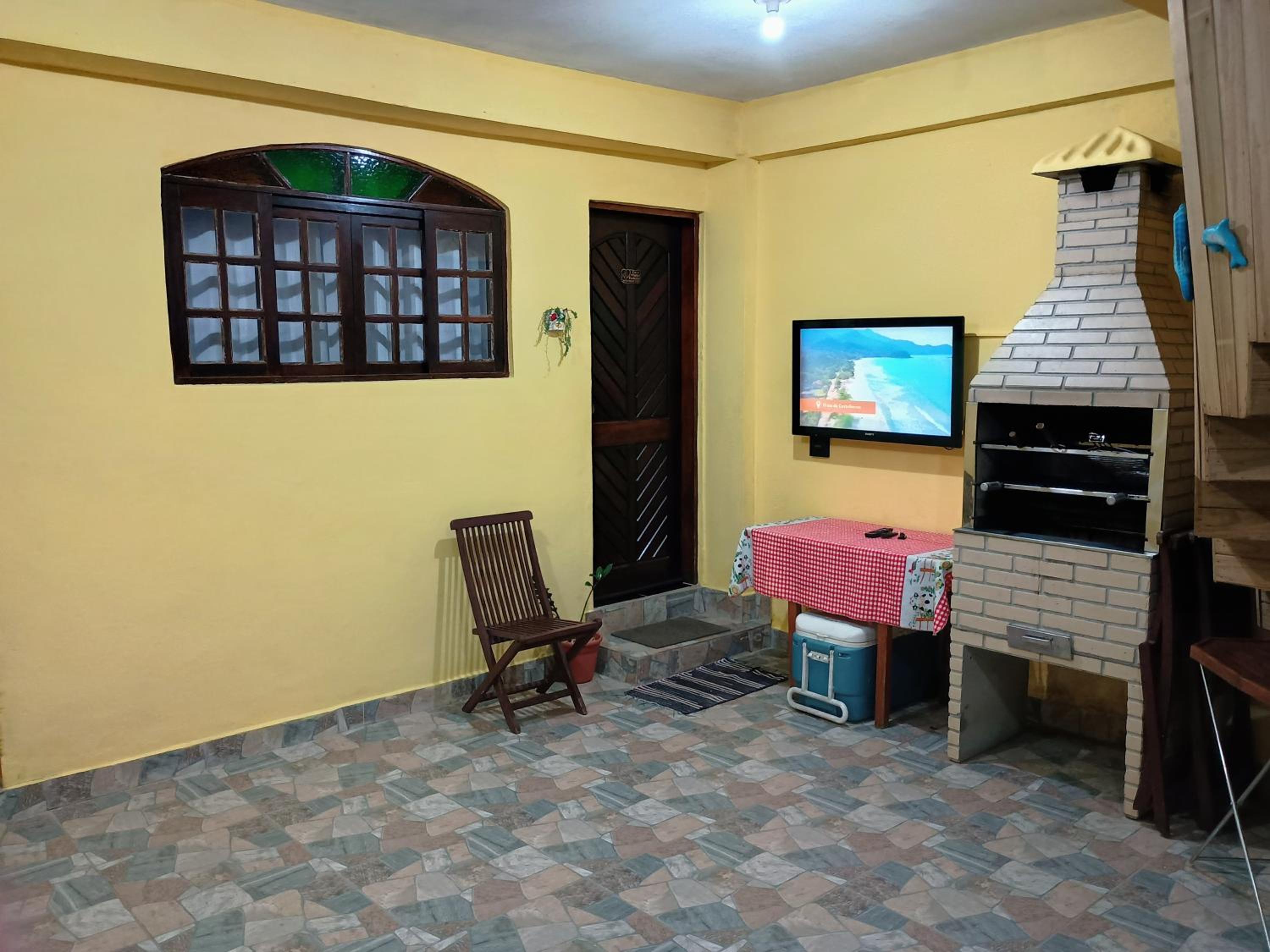 Apartment with Terrace - Photo 12