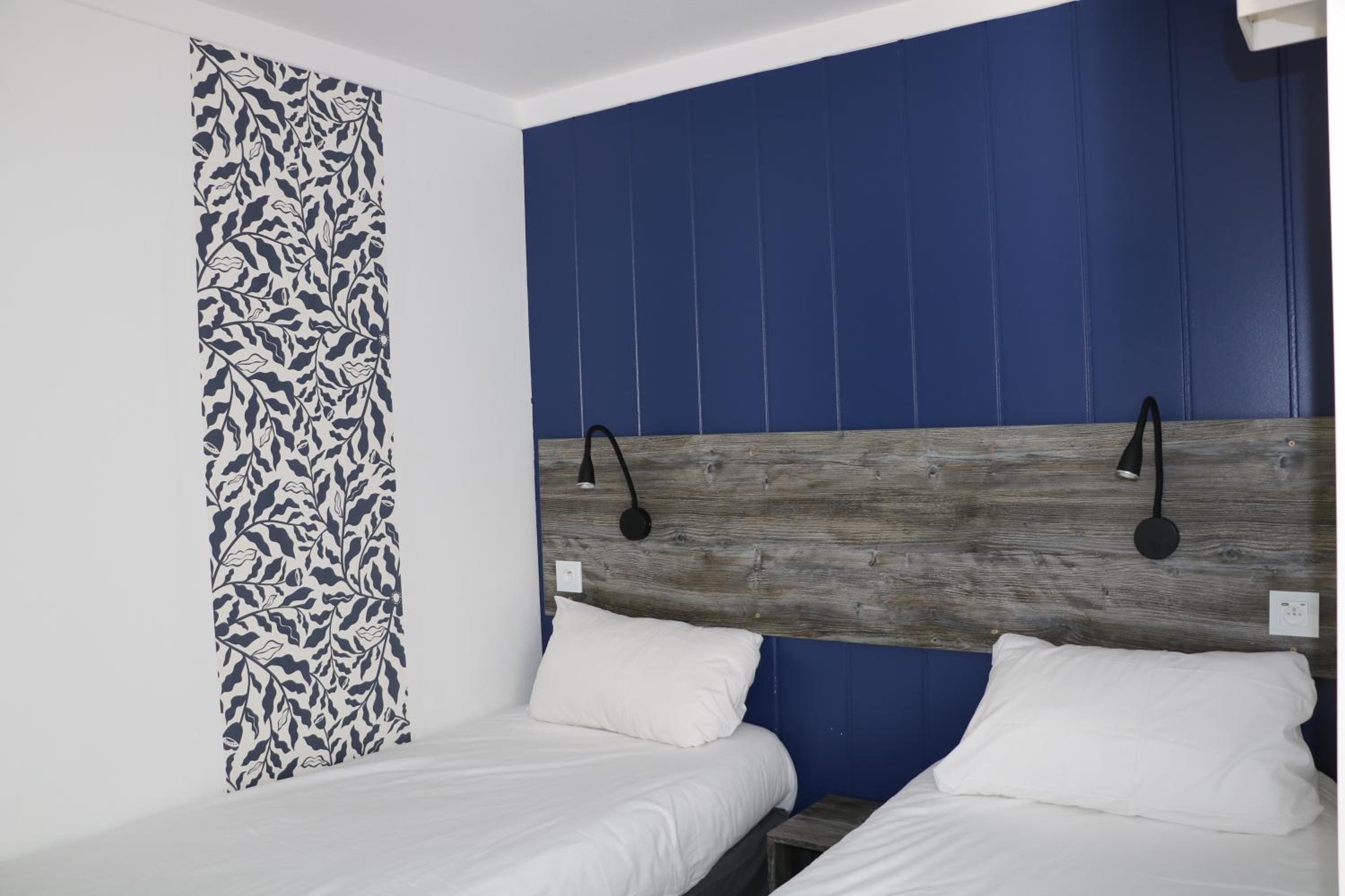 Twin Room - Photo 5