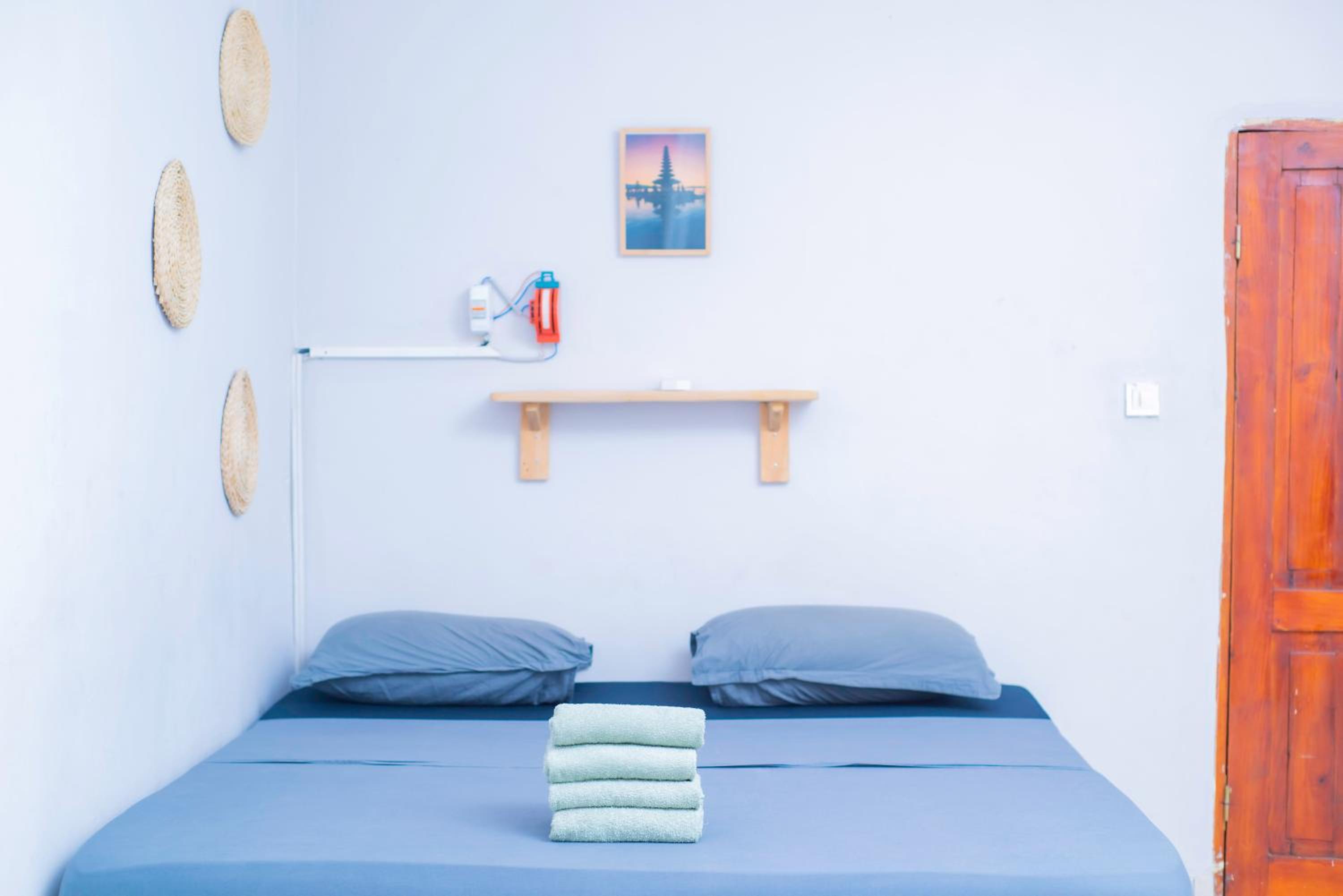 Studio Apartment photo 1