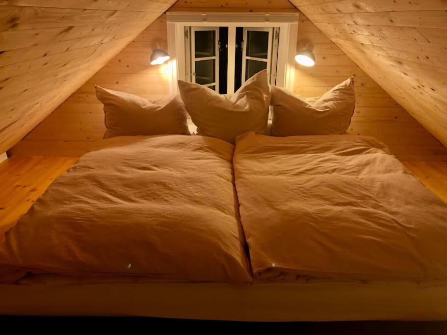 One-Bedroom House photo 2