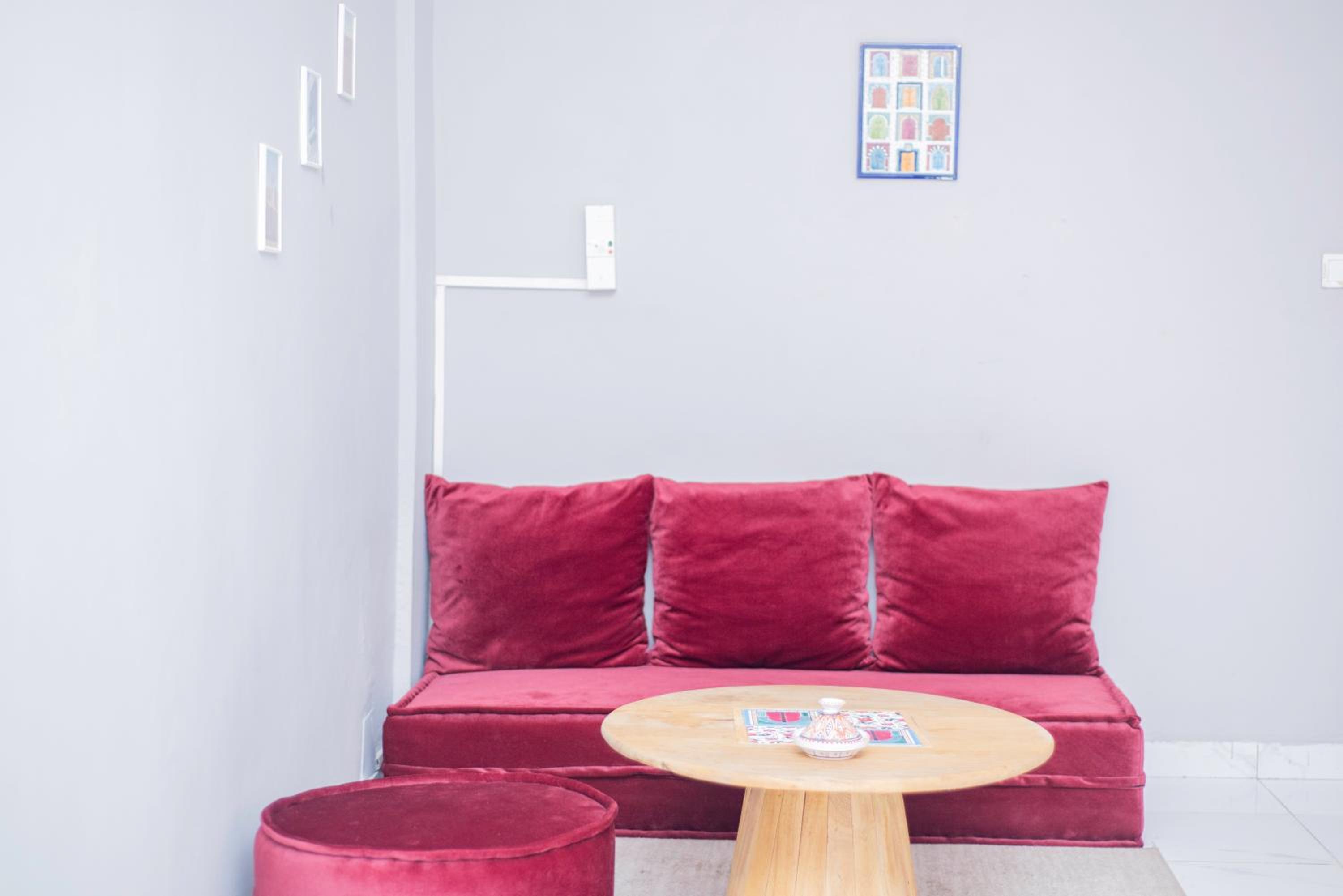 One-Bedroom Apartment photo 1