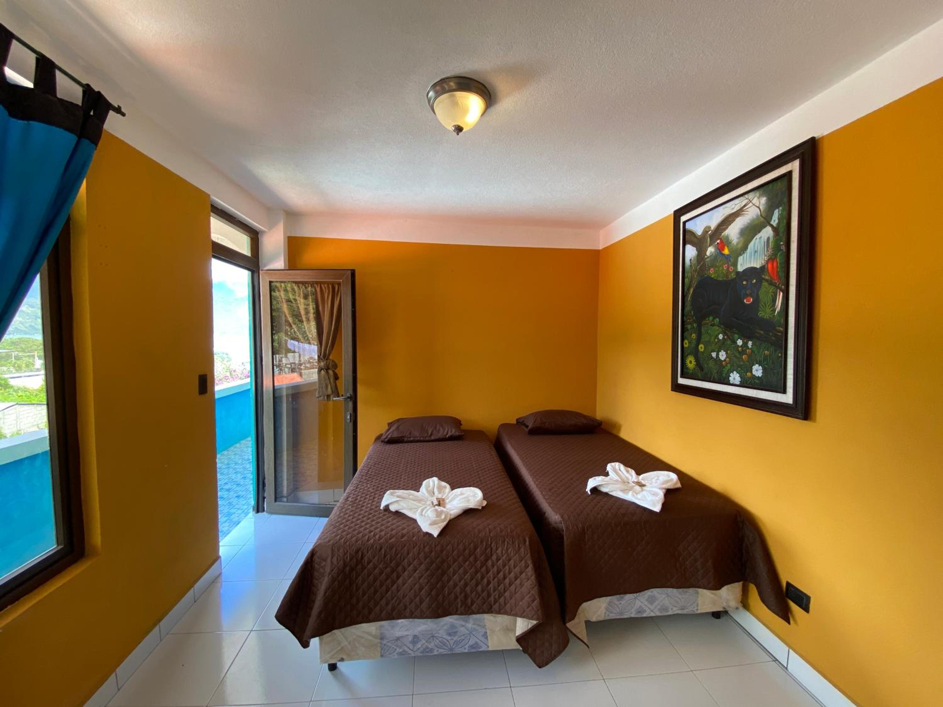 Basic Triple Room photo 1