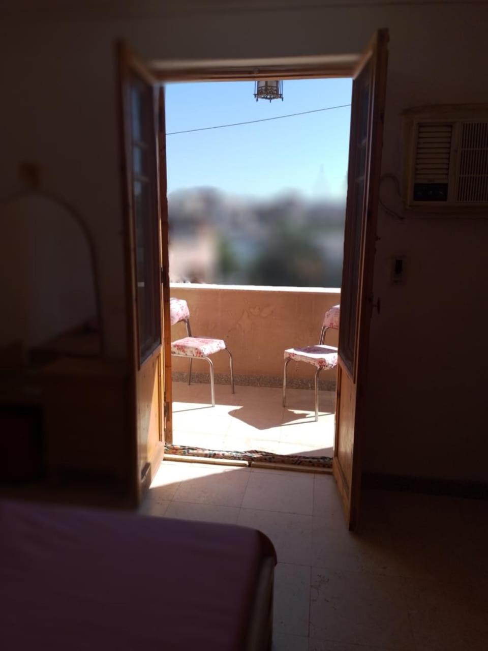 Twin Room with Private Bathroom - Photo 3