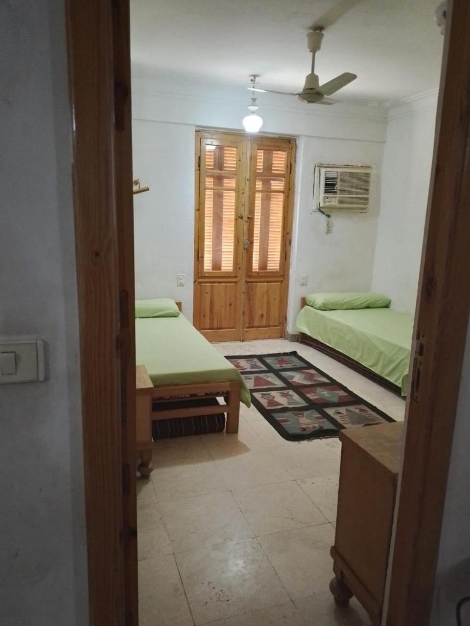 Twin Room with Private Bathroom - Photo 4