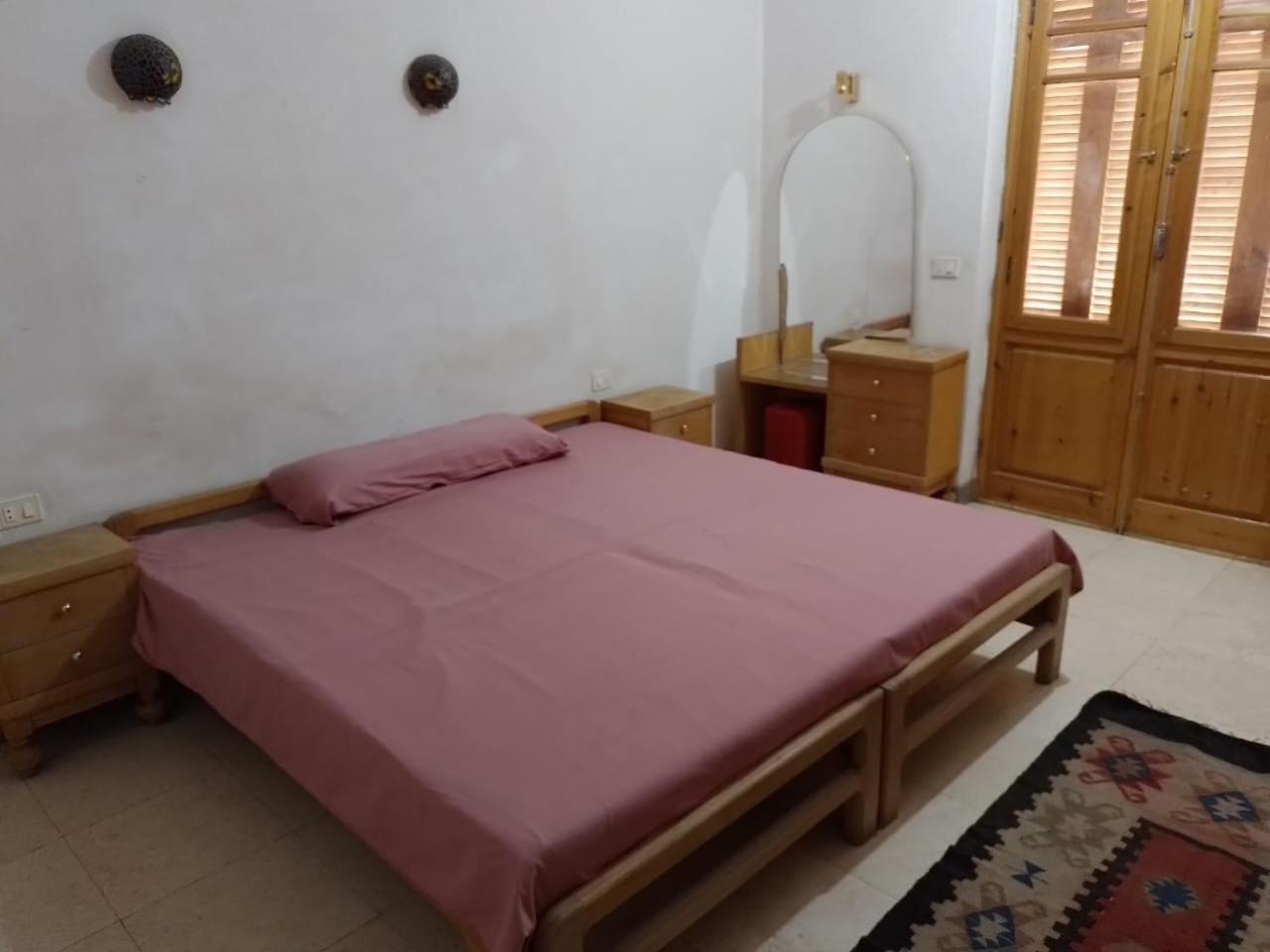 Twin Room with Private Bathroom - Photo 5