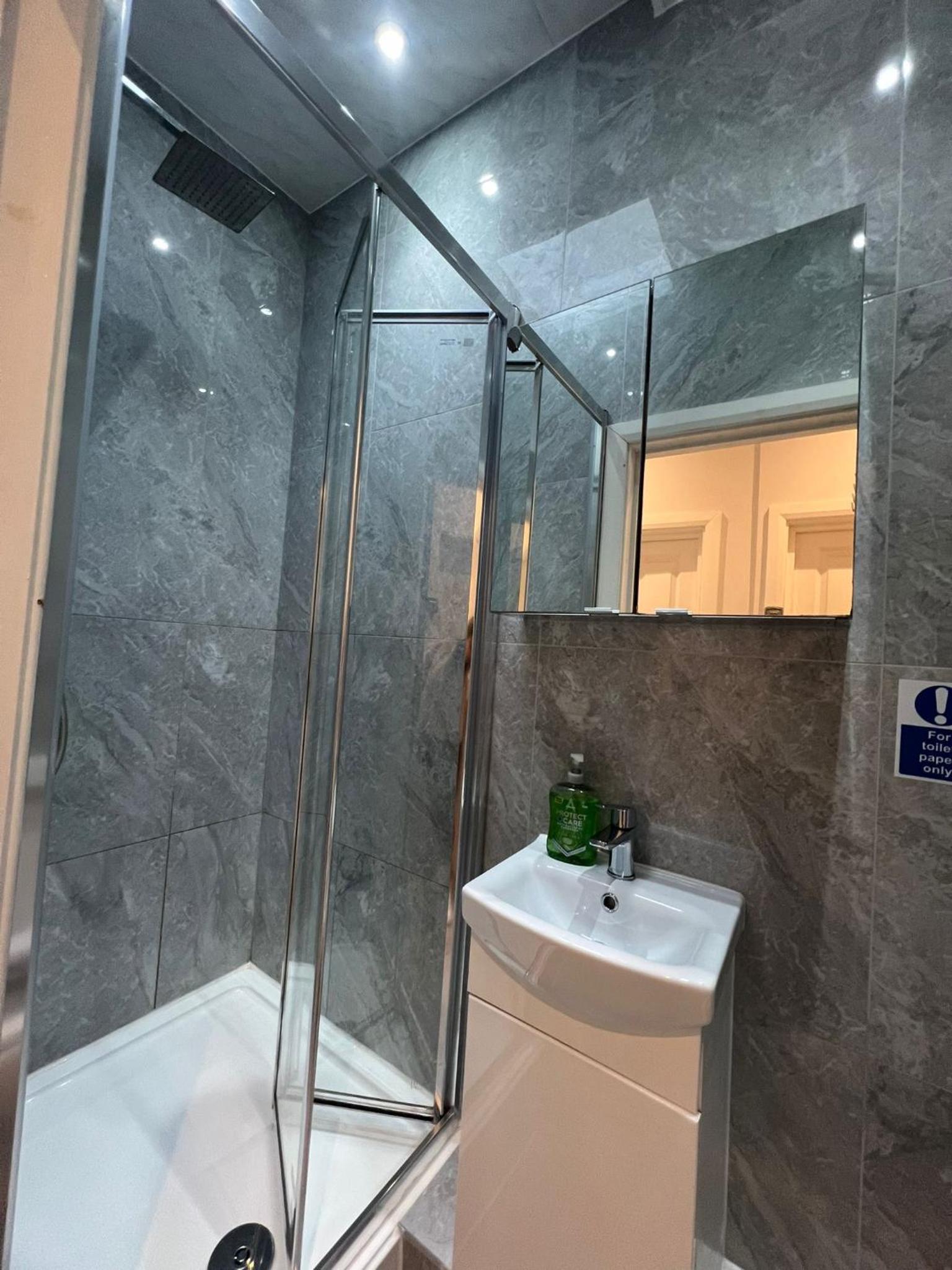 Double Room With Private External Bathroom photo 2