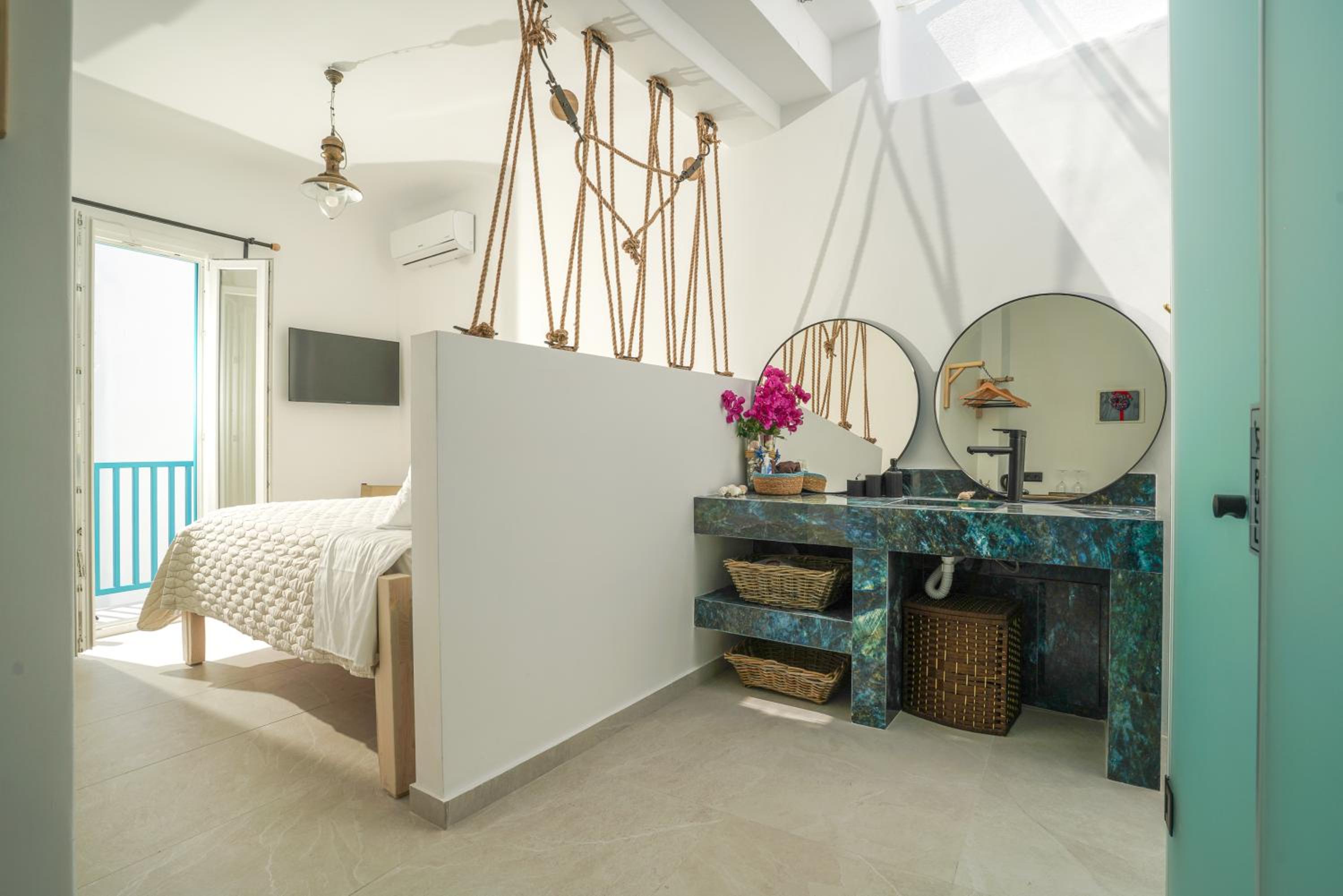Junior Suite with Balcony photo 1