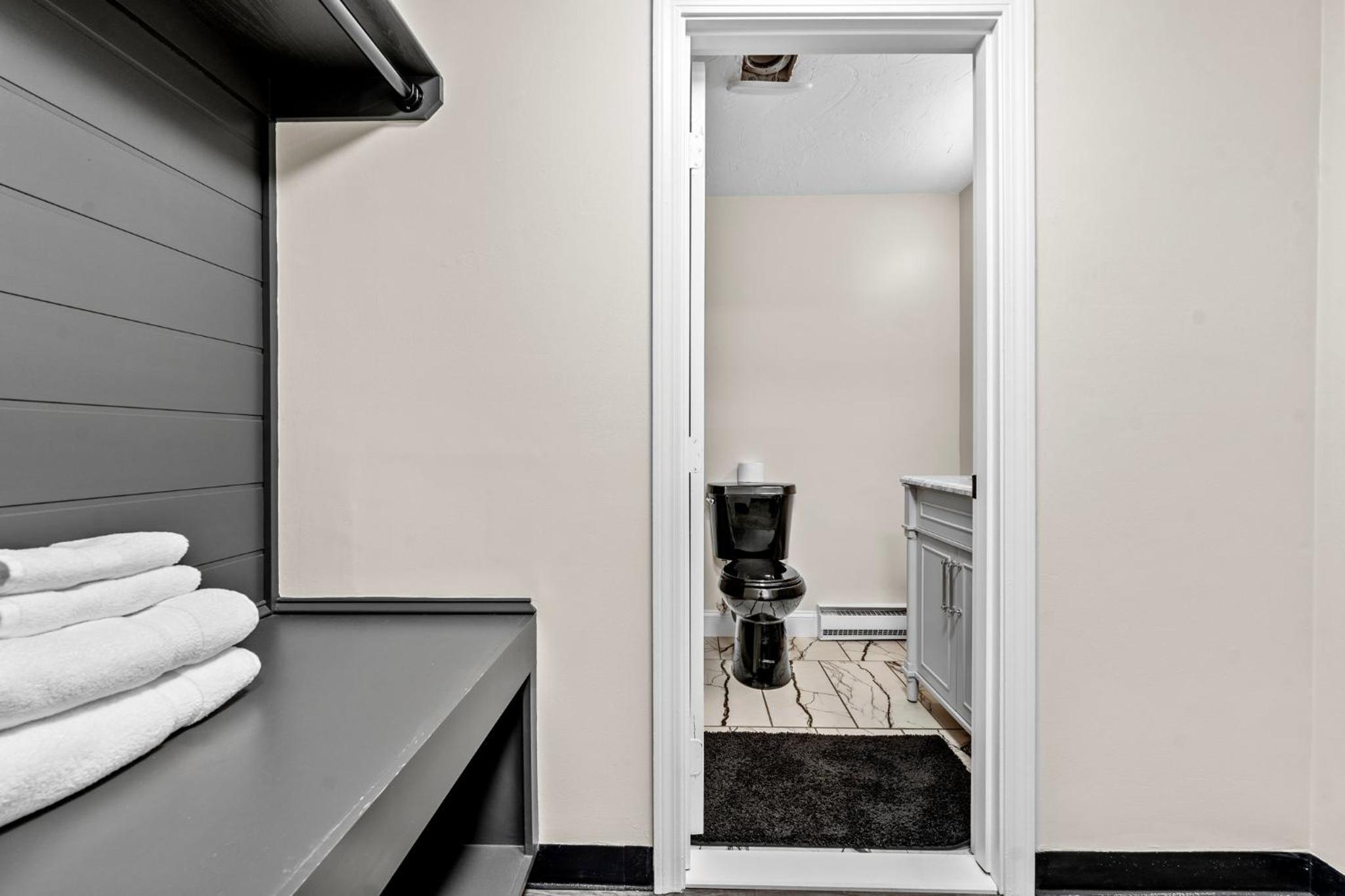 Deluxe King Room photo 2