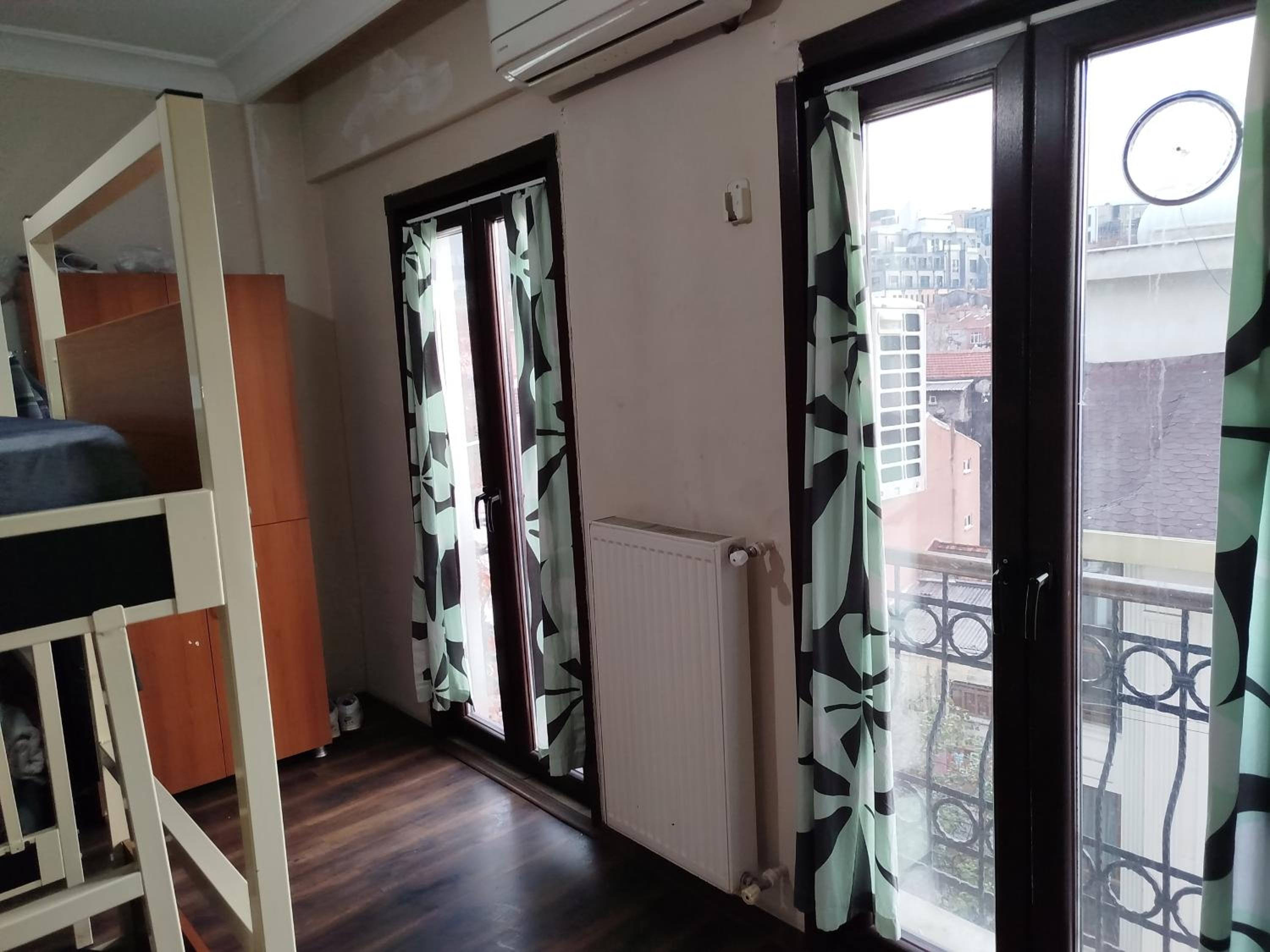 Bed in 4-Bed Male Dormitory Room photo 2