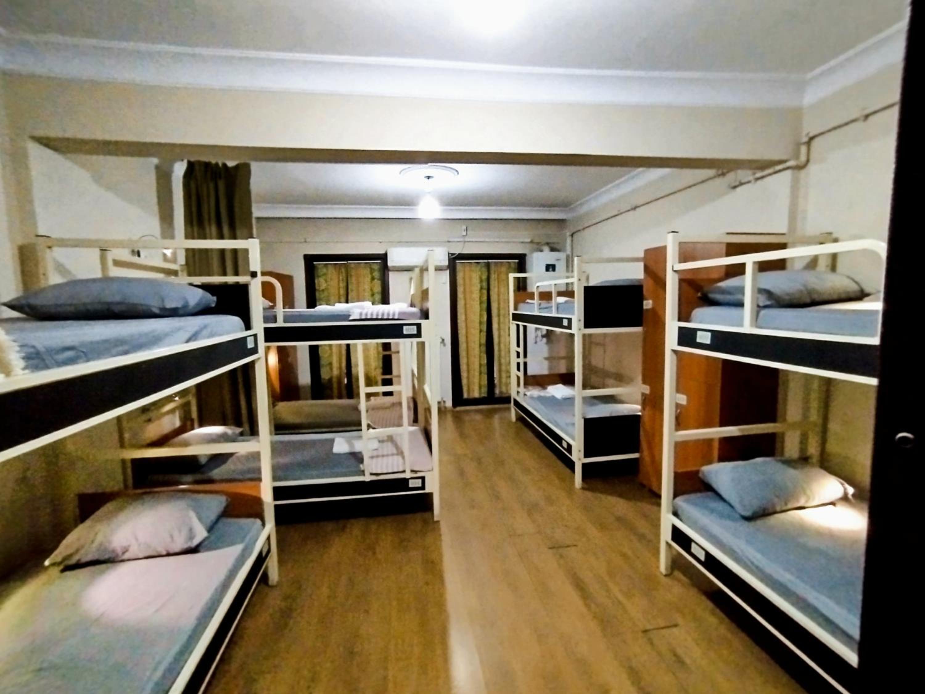 Bed in 10-Bed Mixed Dormitory Room photo 1